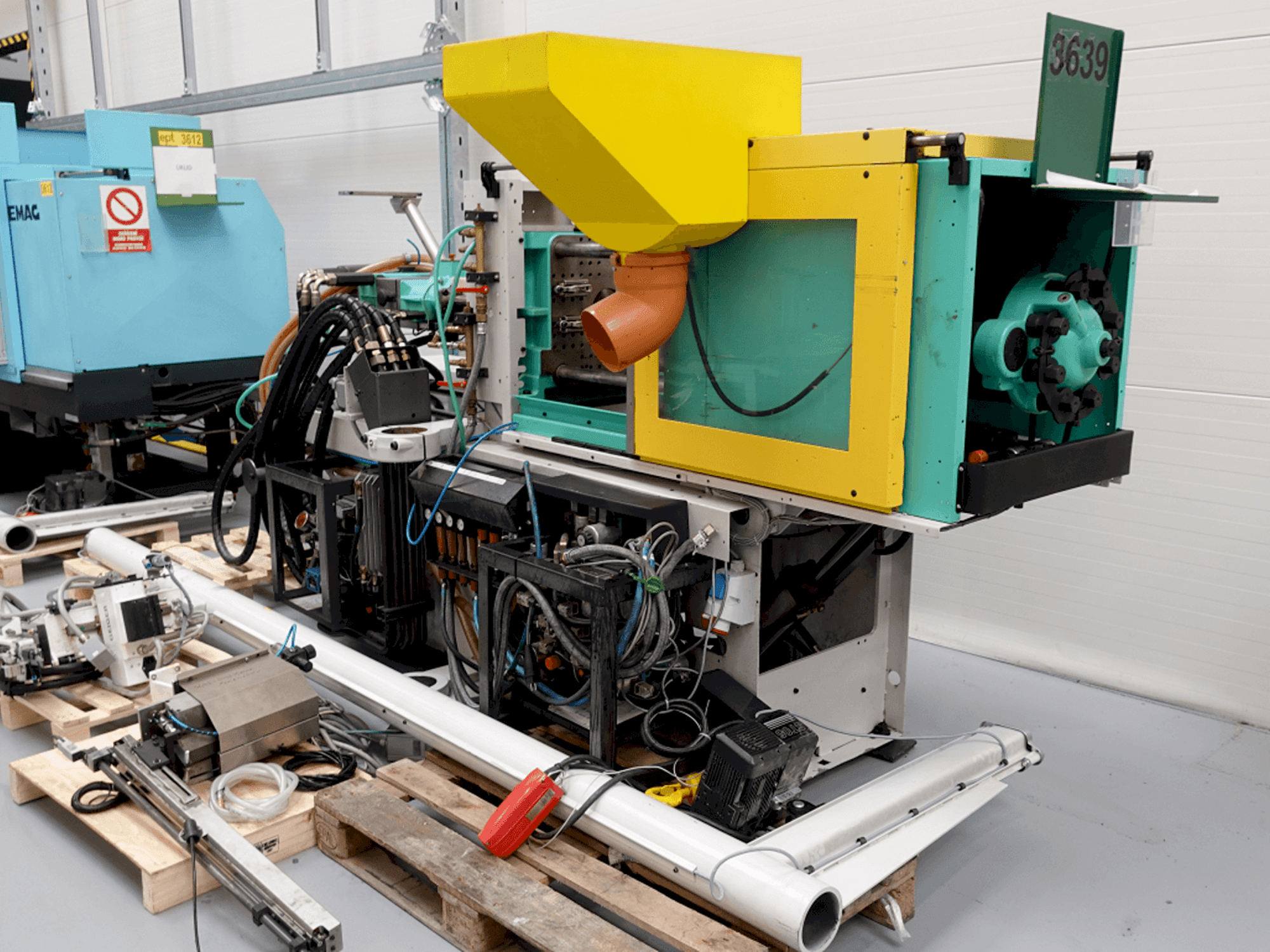 Vista Frontal da Arburg ALLROUNDER 320C–500–100U máquina