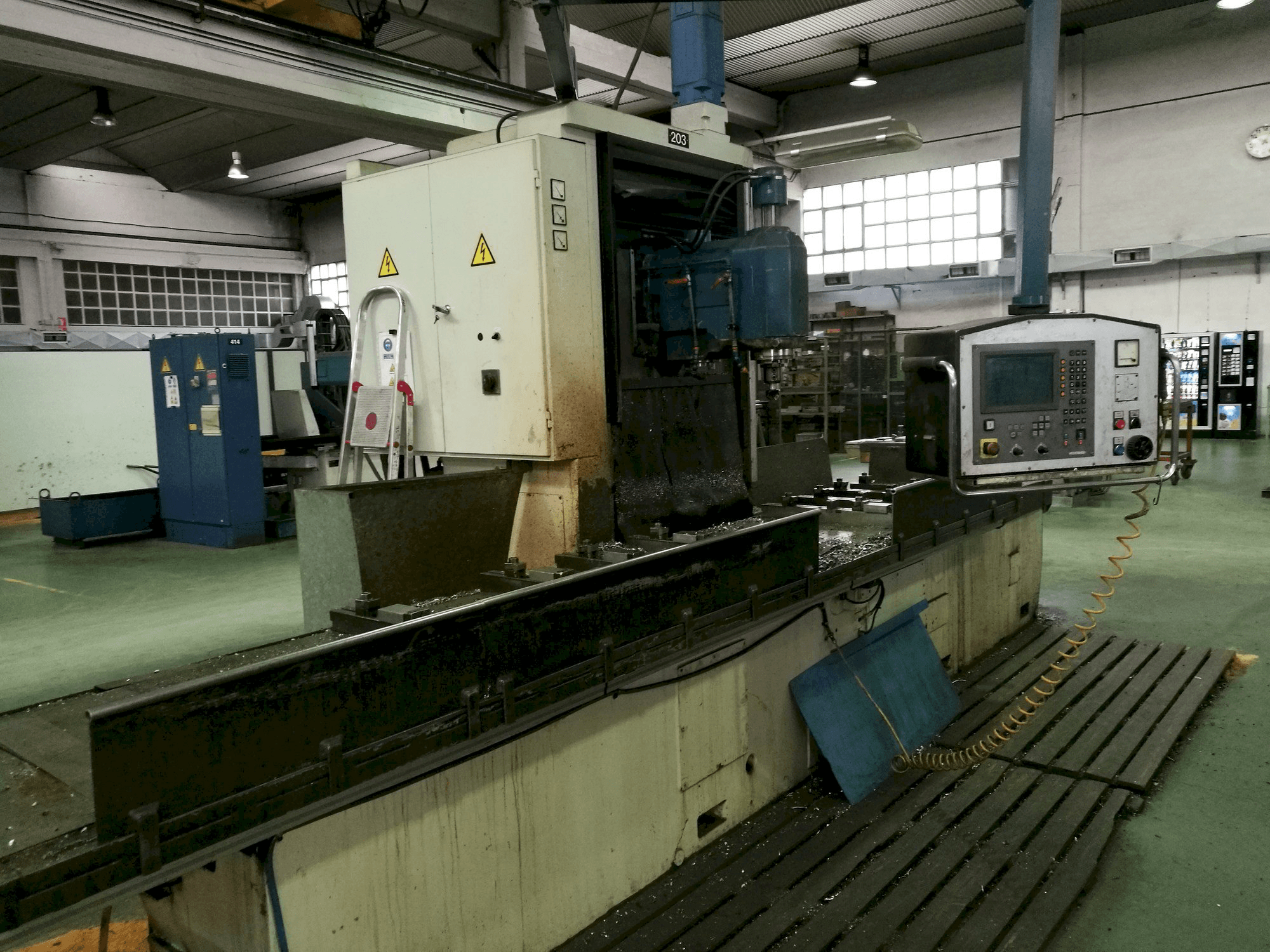 Vista Lateral Esquerda da Correa A-20/44 máquina