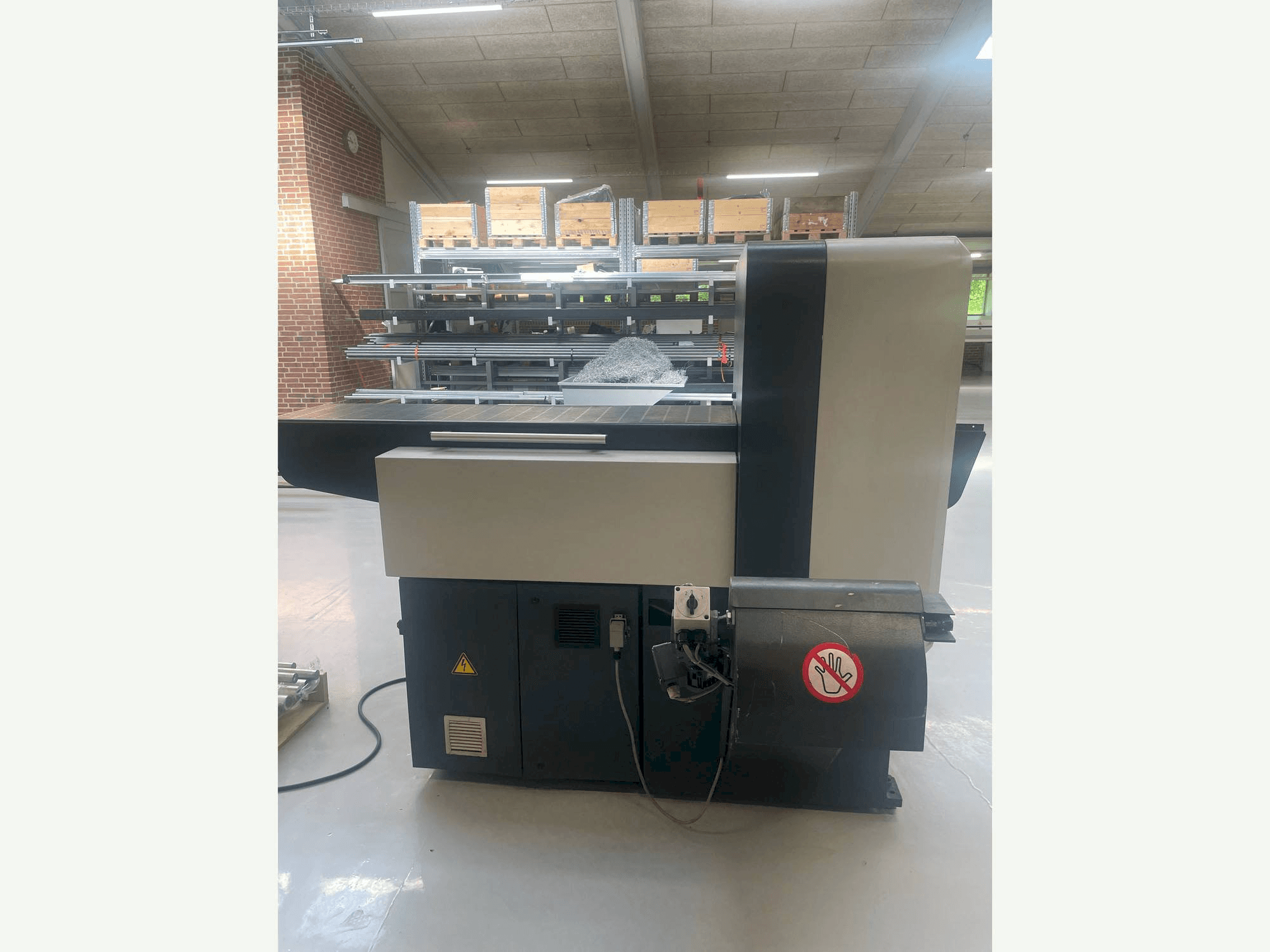 Vista Frontal da KASTO Verto A2 máquina