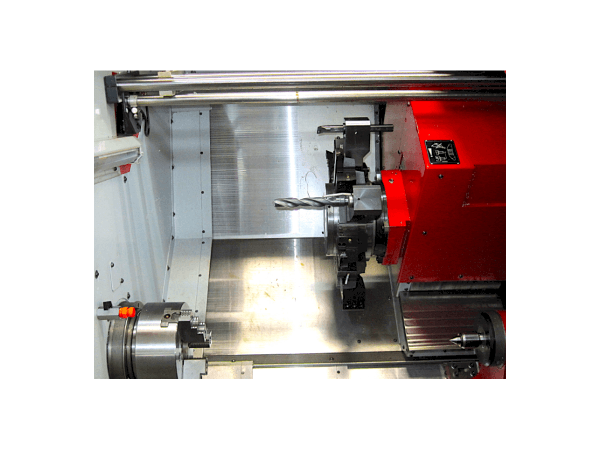 Vista Frontal da EMCO turn 365 tcmy máquina