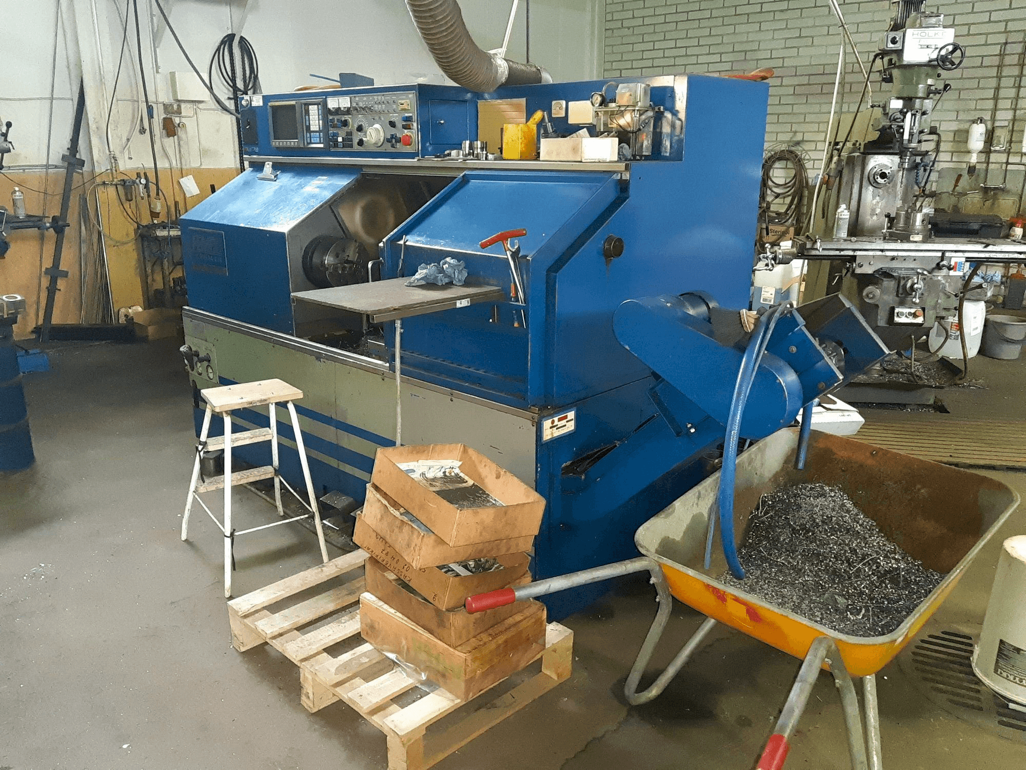 Vista Frontal da FEMCO Durga 25E máquina