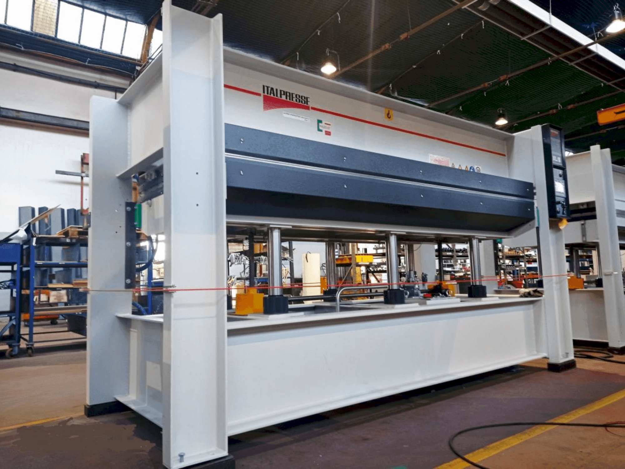 Vista Frontal da ITALPRESSE XL/6 30-13 PM BO máquina