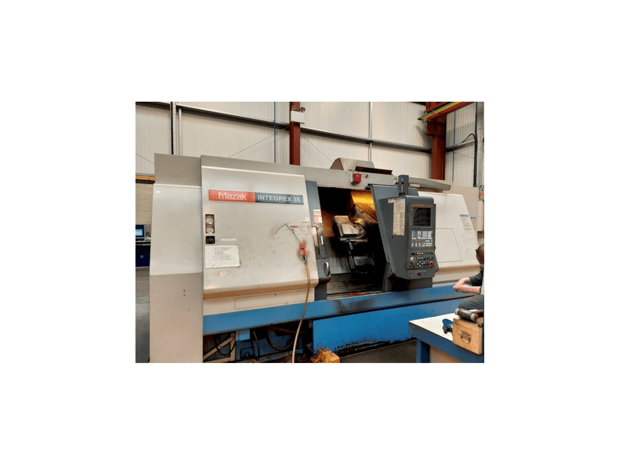 Vista Frontal da Mazak INTEGREX 35Y máquina