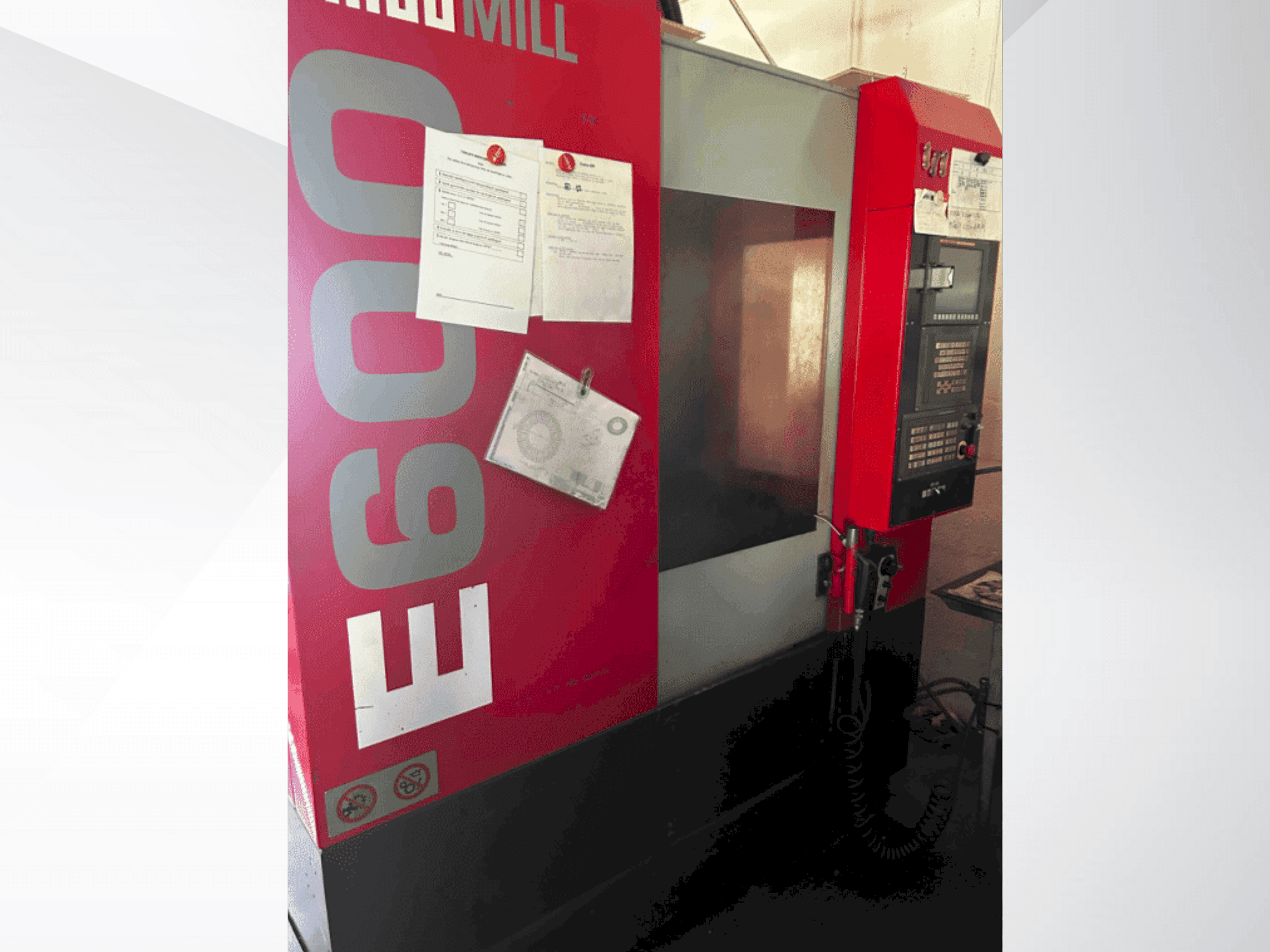 Vista Frontal da EMCO E600 máquina