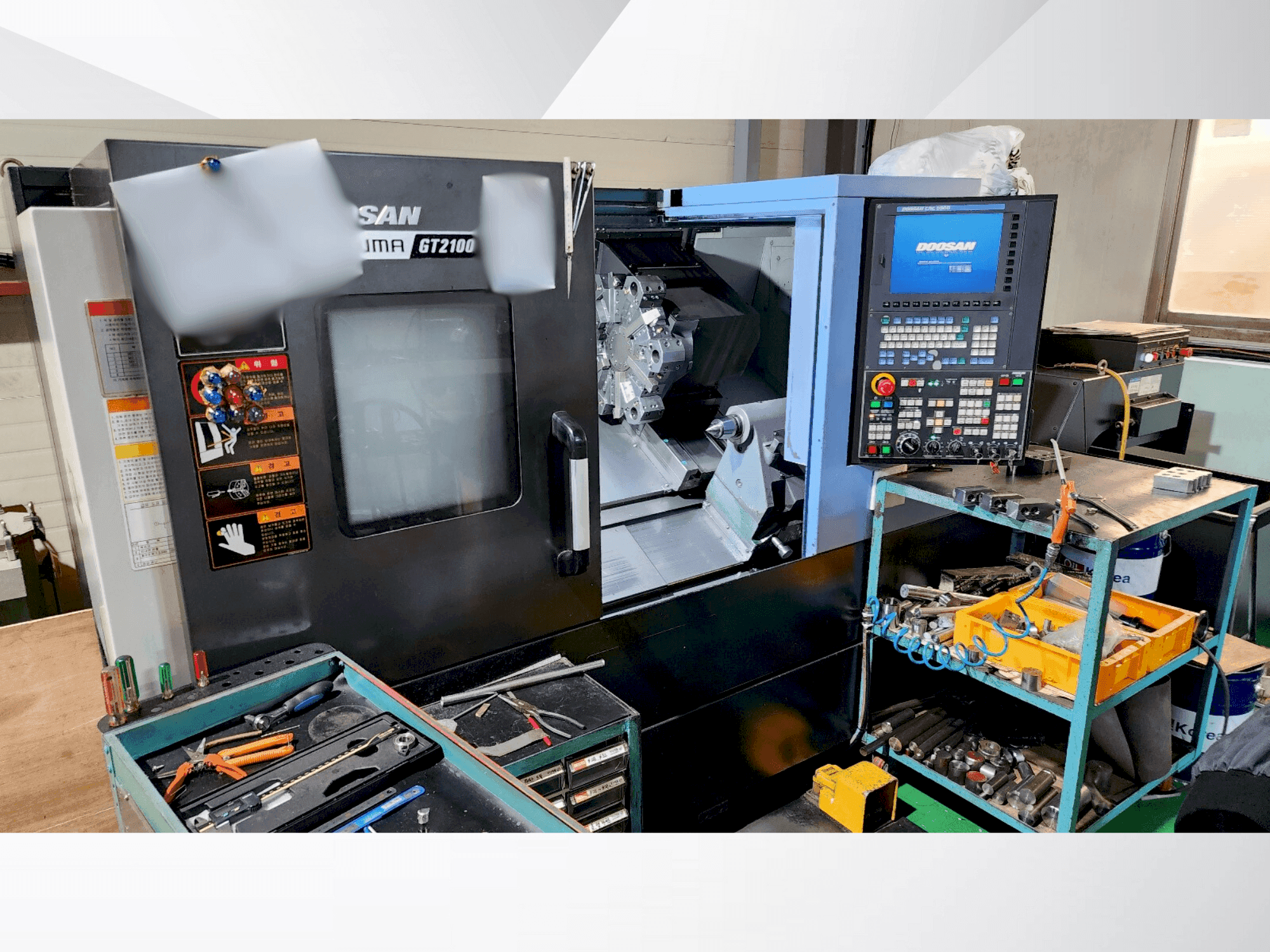 Vista Frontal da DOOSAN PUMA GT2100 máquina