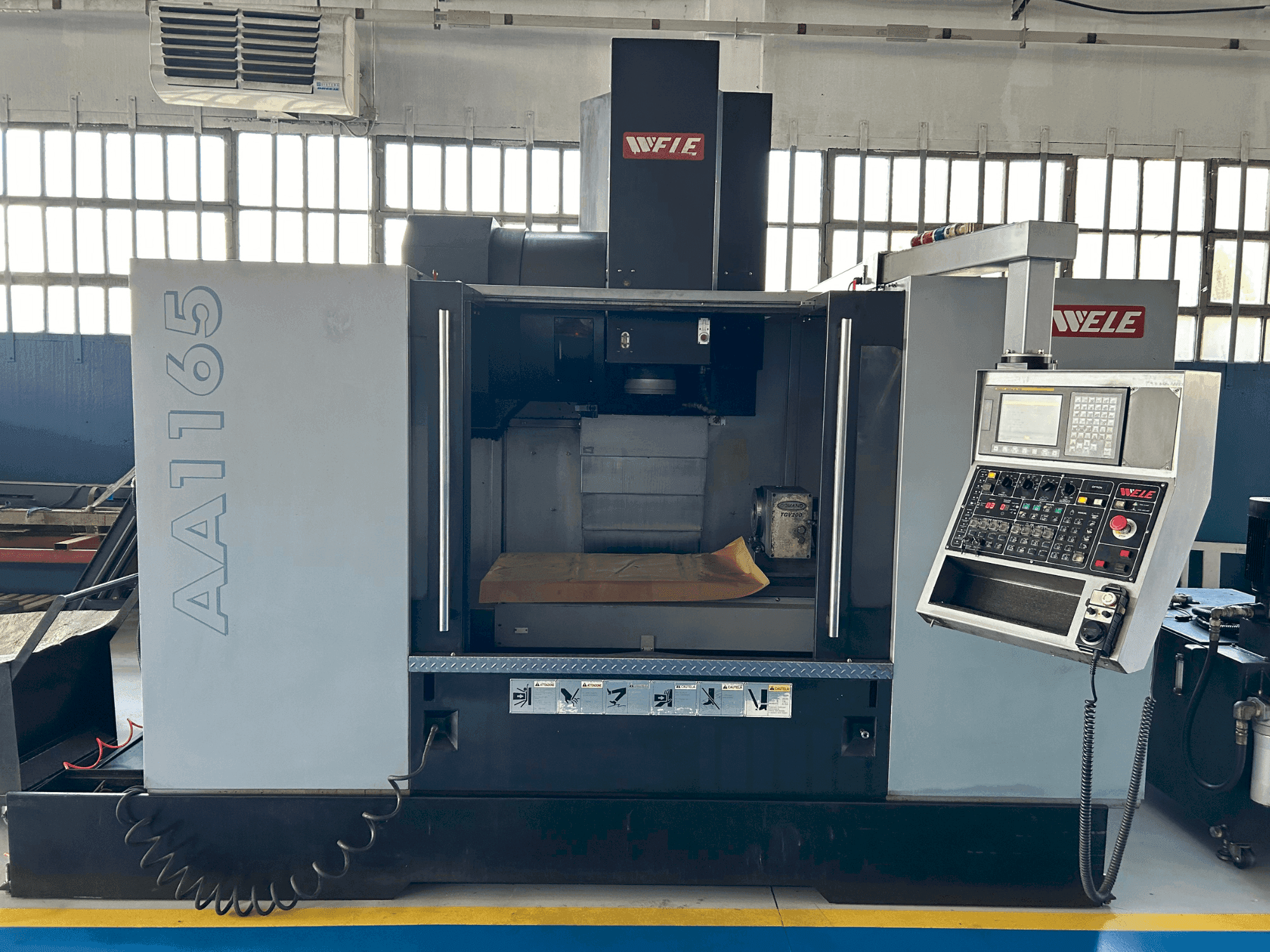 Vista Frontal da Wele AA1165 máquina