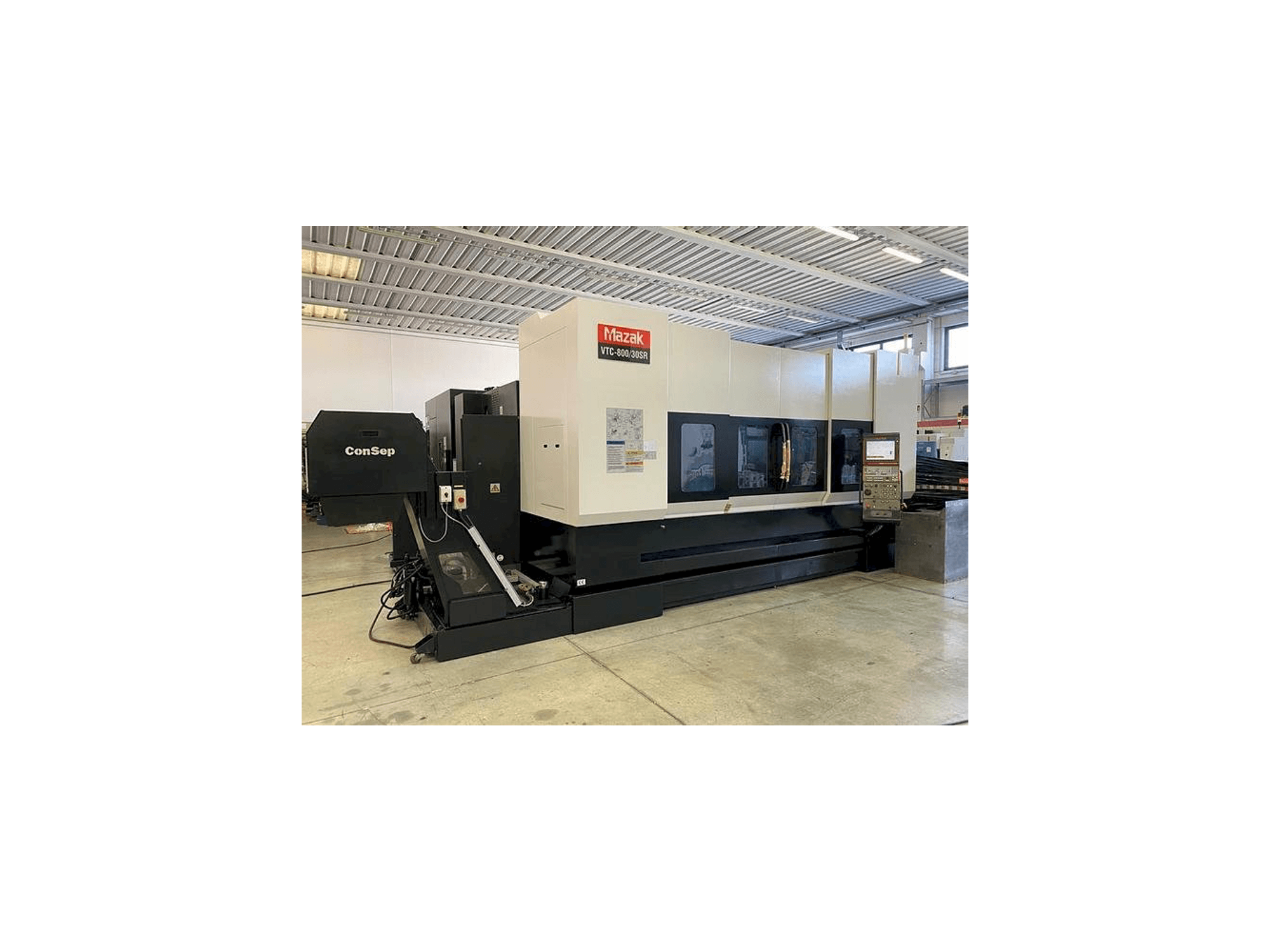 Vista Frontal da Mazak VTC 800/30 SR máquina