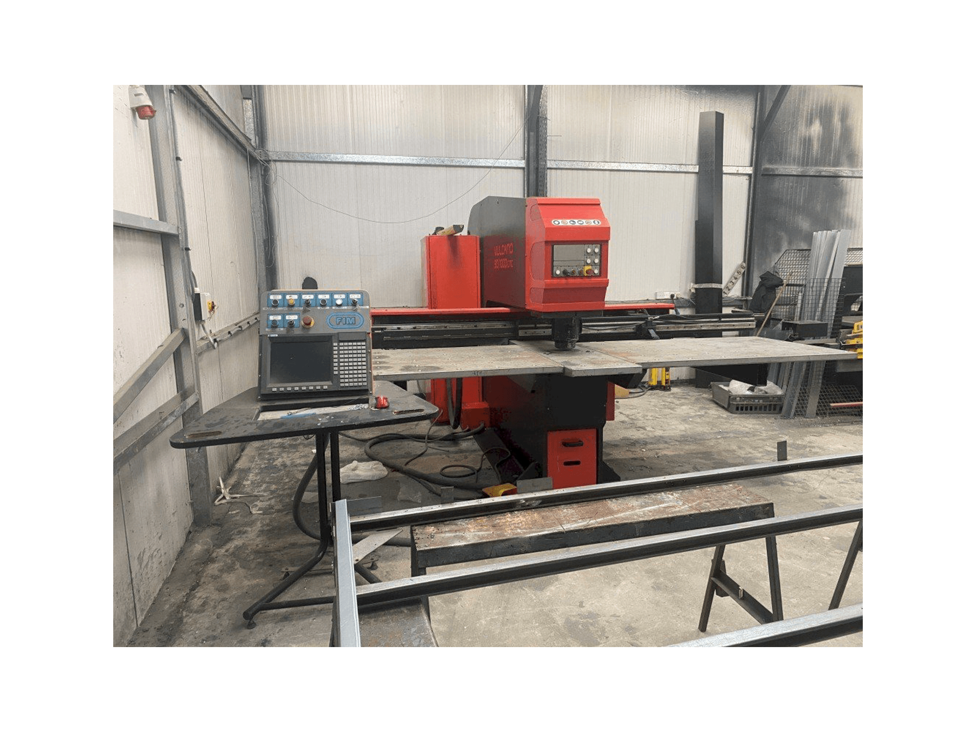 Vista Frontal da FIM Vulcano 30/1000CNC máquina