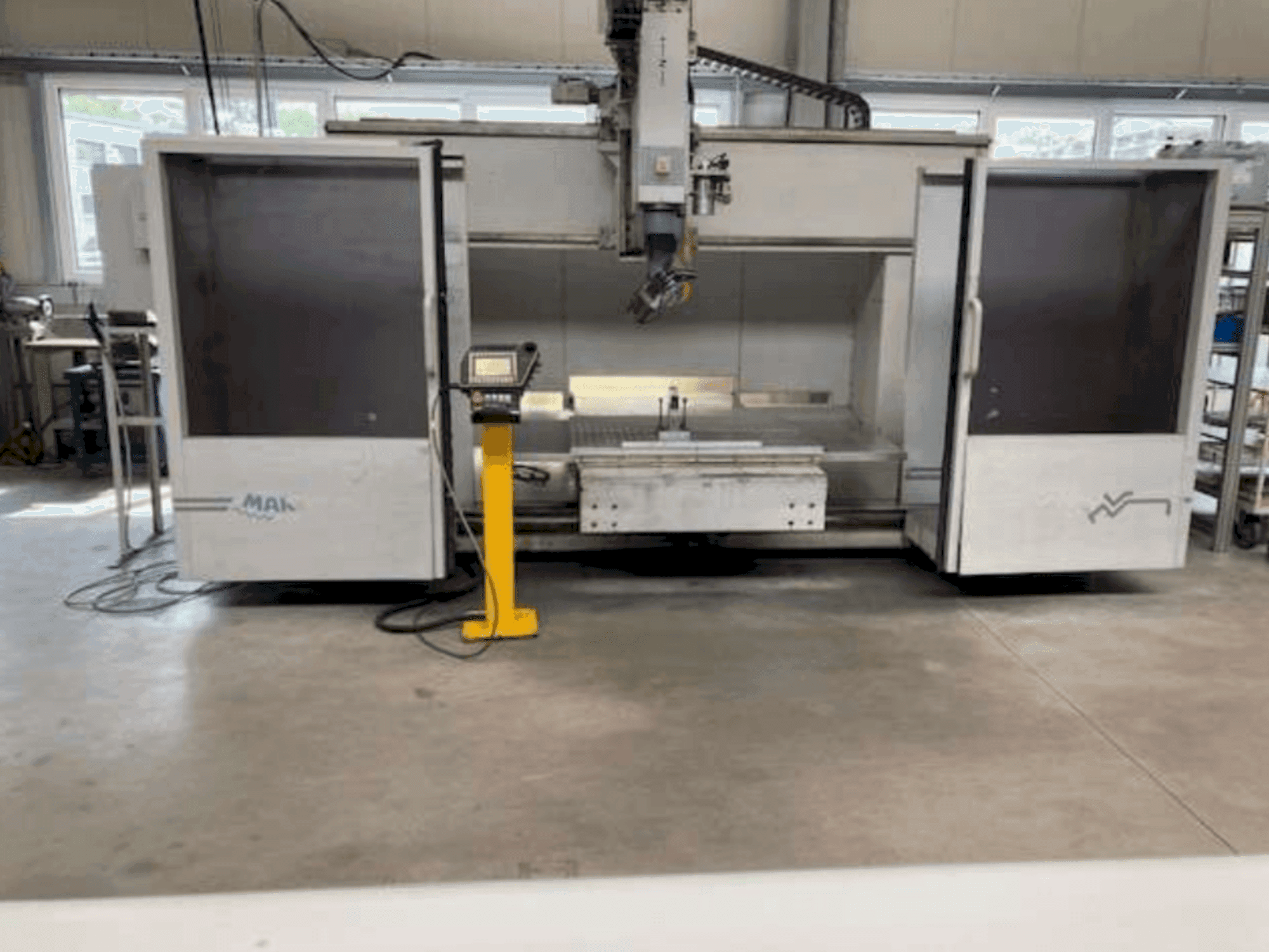 Vista Frontal da MAKA MK 7s máquina