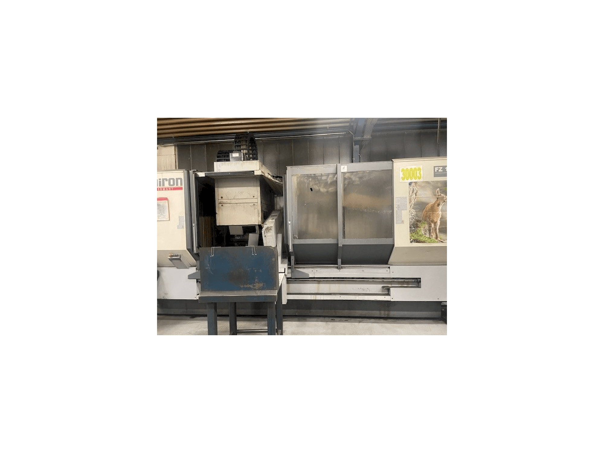 Vista Frontal da CHIRON FZ18KL máquina