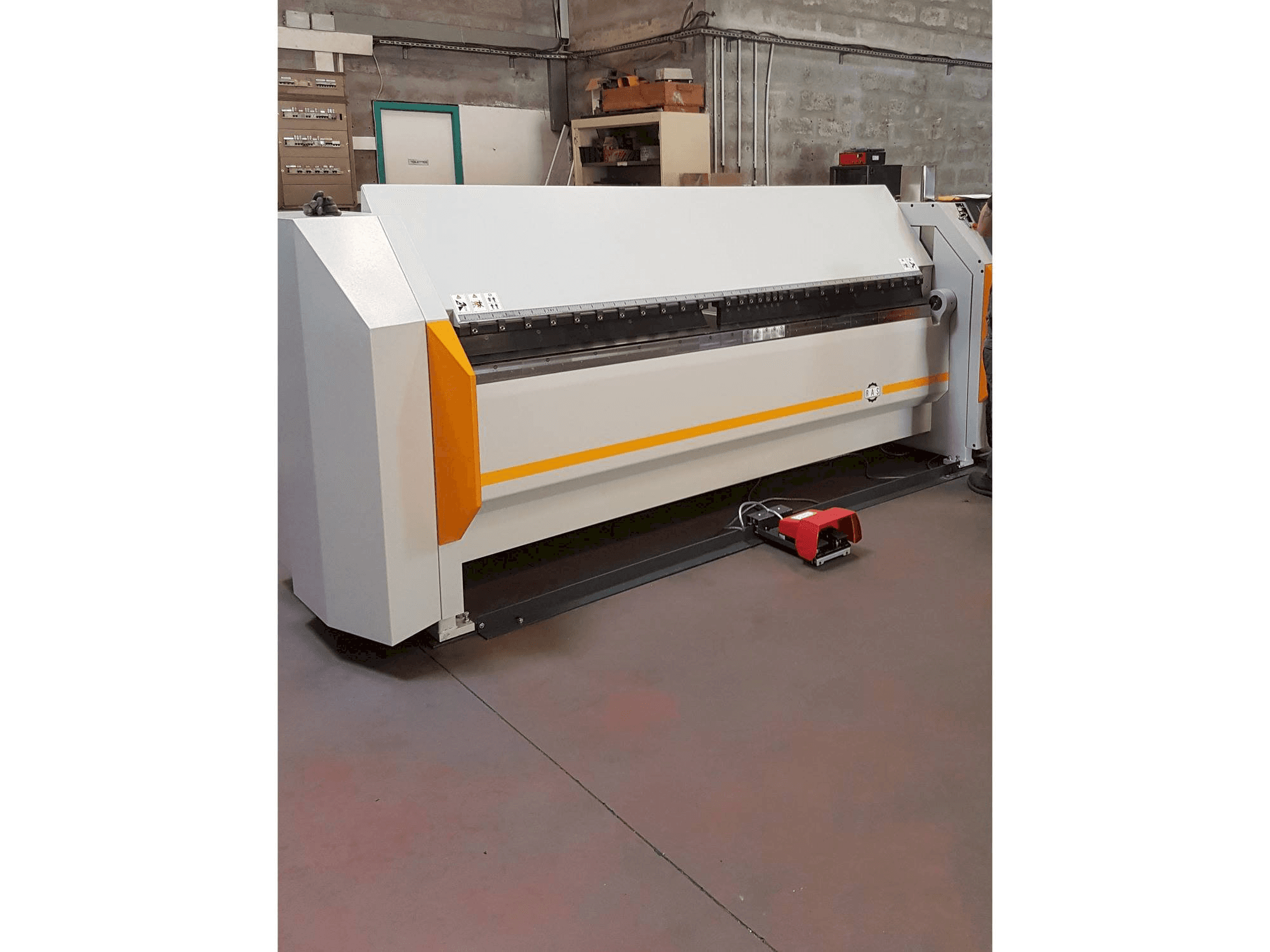 Vista Frontal da RAS 62.25 TURBObend Plus máquina