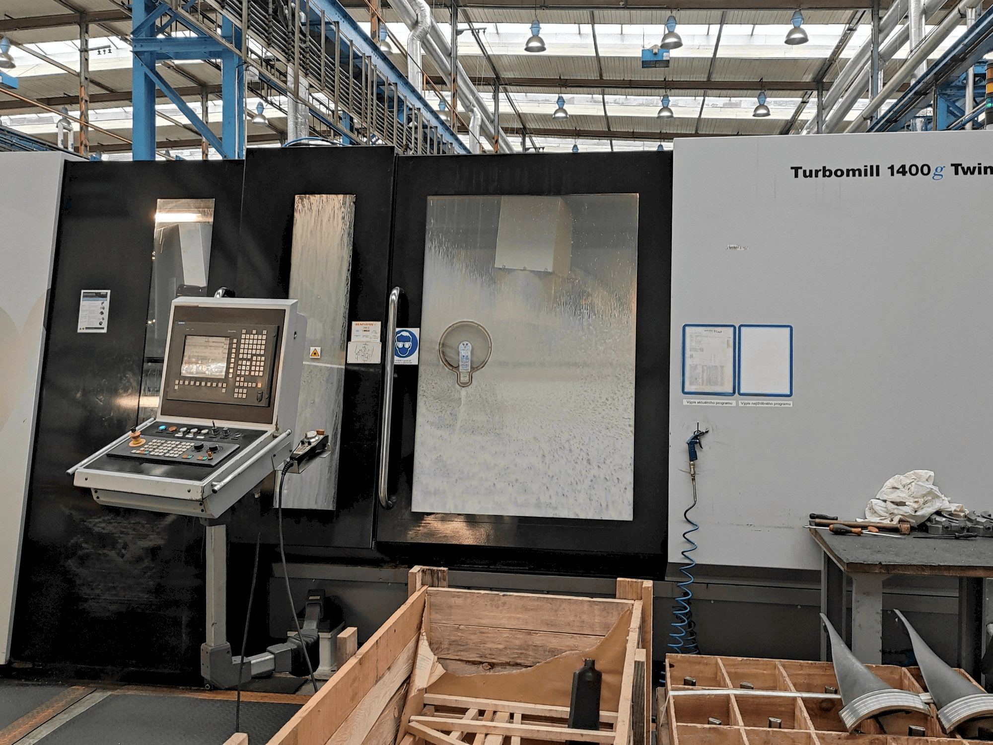 Vista Frontal da Liechti Turbomill 1400g Twin máquina
