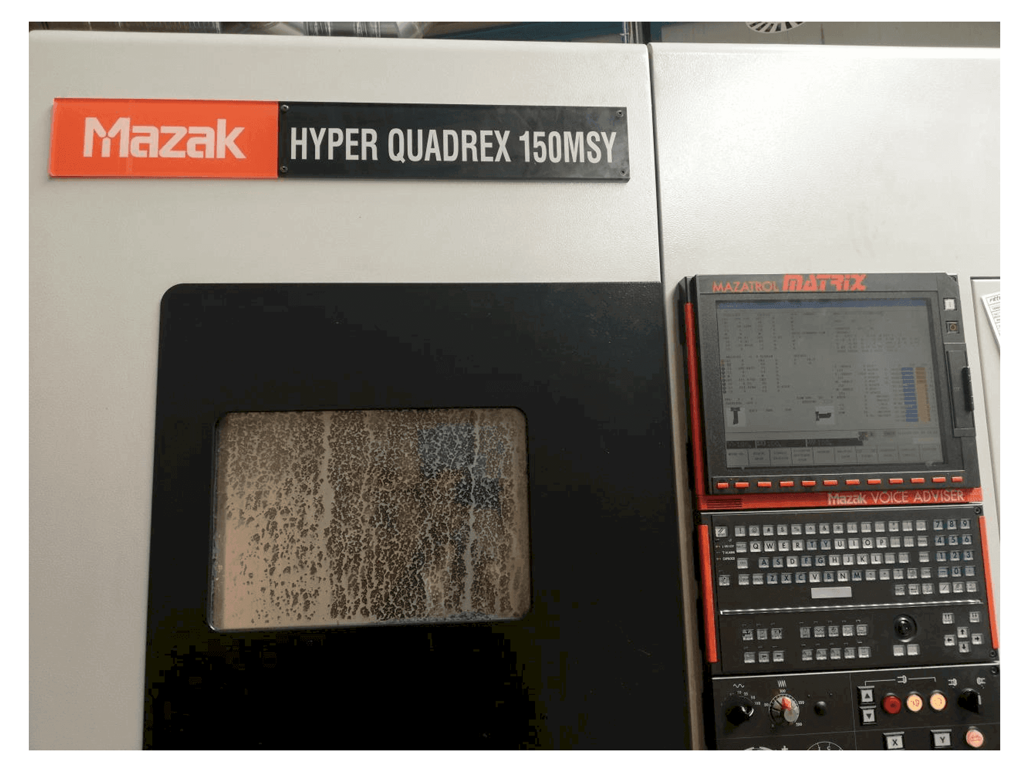 Vista Frontal da Mazak HYPER QUADREX 150MSY máquina