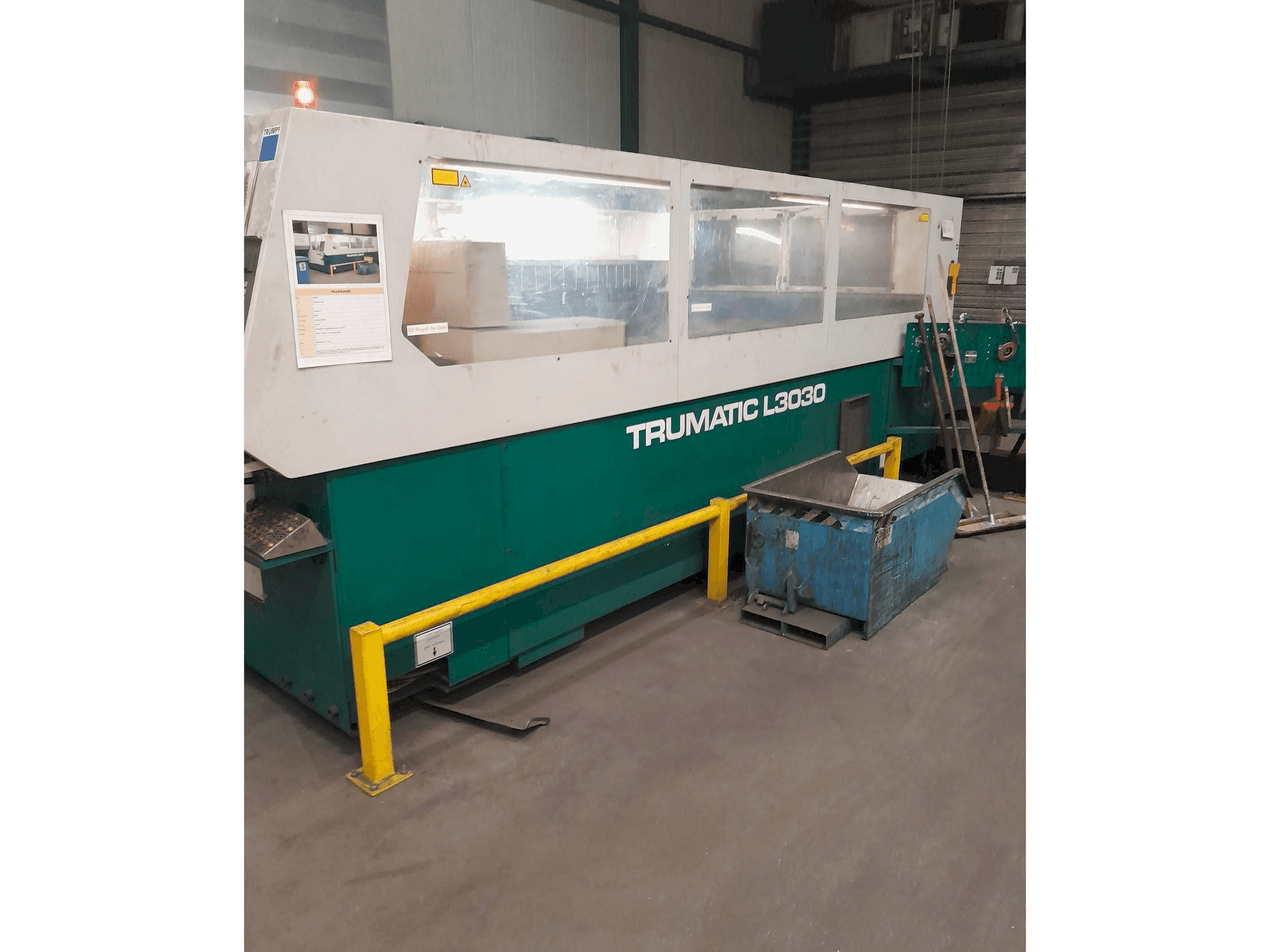 Vista Frontal da Trumpf Trumatic L3030 máquina