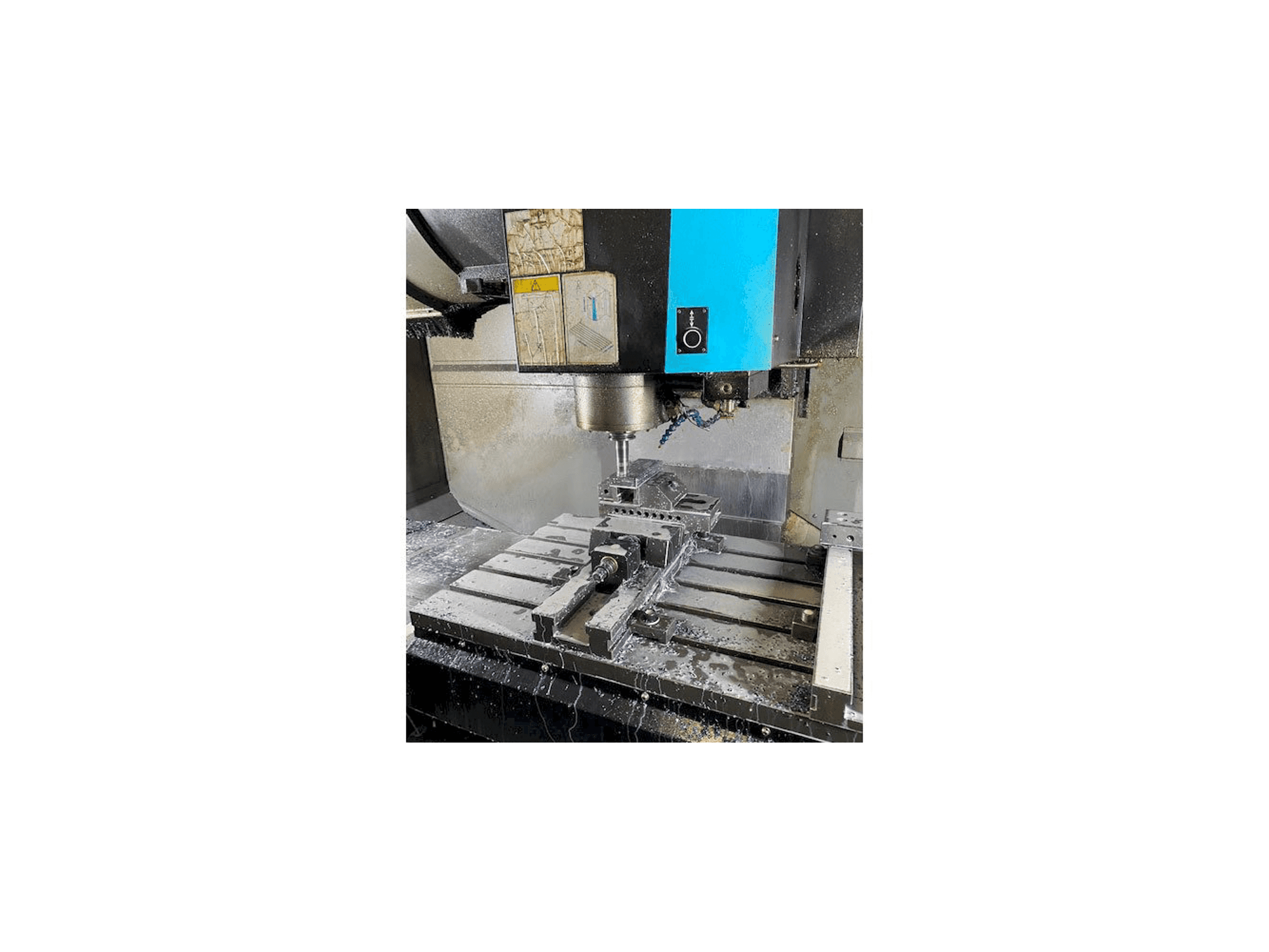 Vista Frontal da Hurco VMX42i máquina