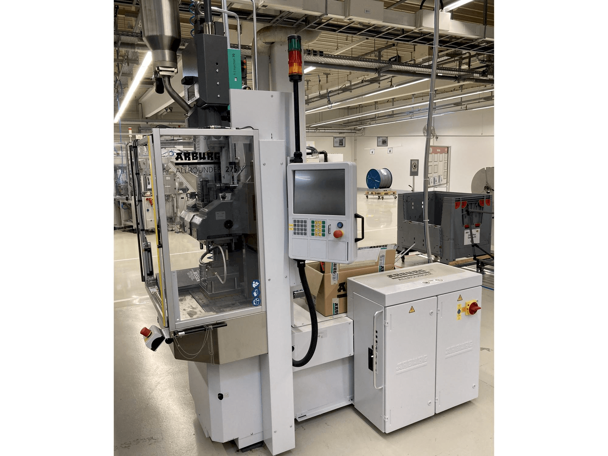 Vista Frontal da Arburg Allrounder 275 V 250-70 máquina