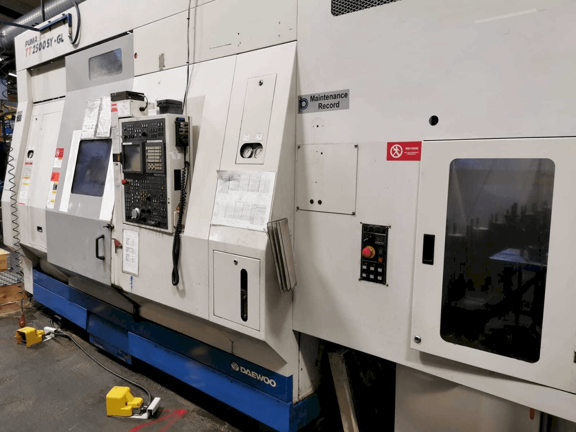 Vista Frontal da DAEWOO Puma TT2500SY - GL (2005) máquina