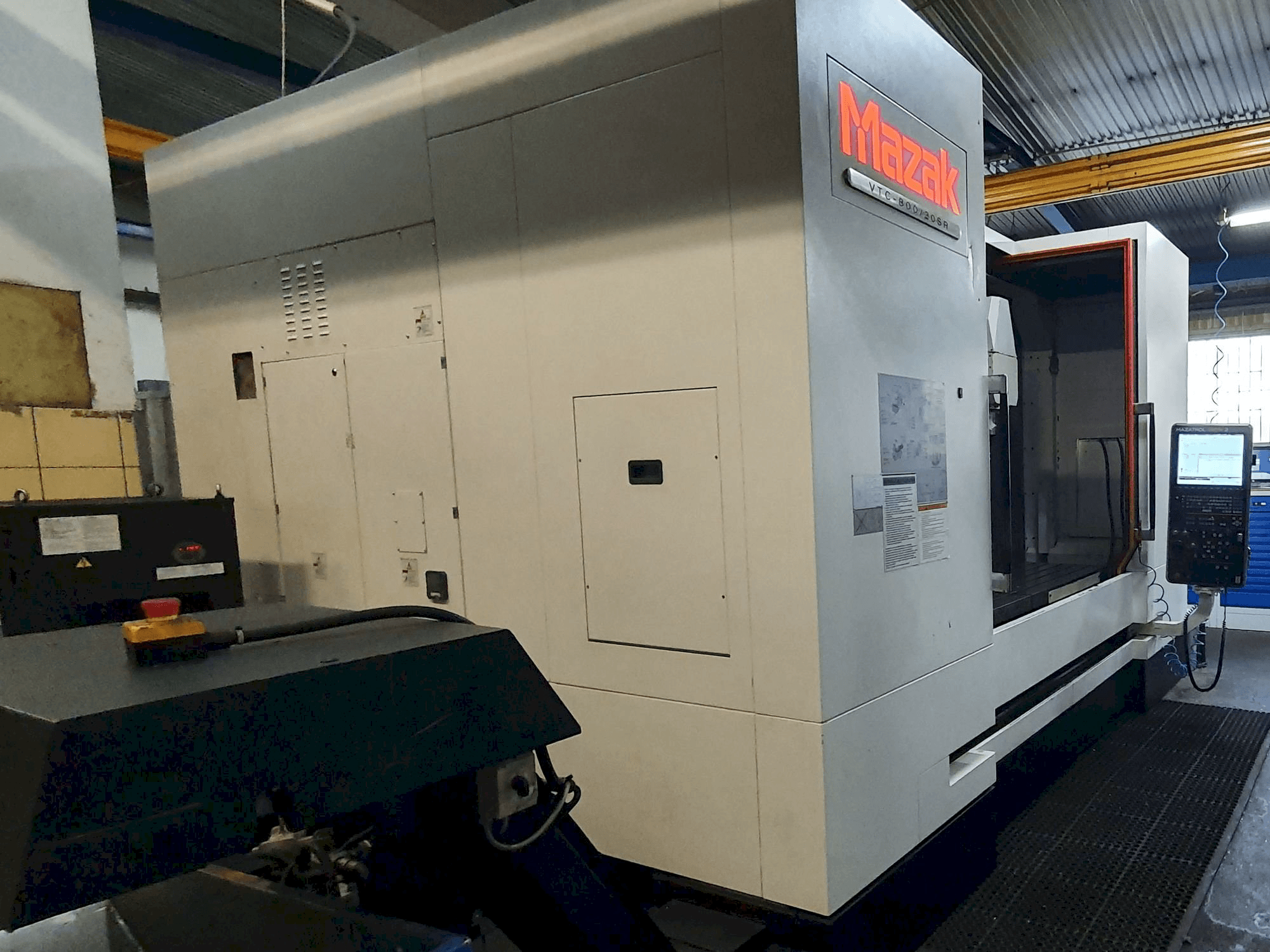 Vista Esquerda da Mazak VTC-800/20SR máquina