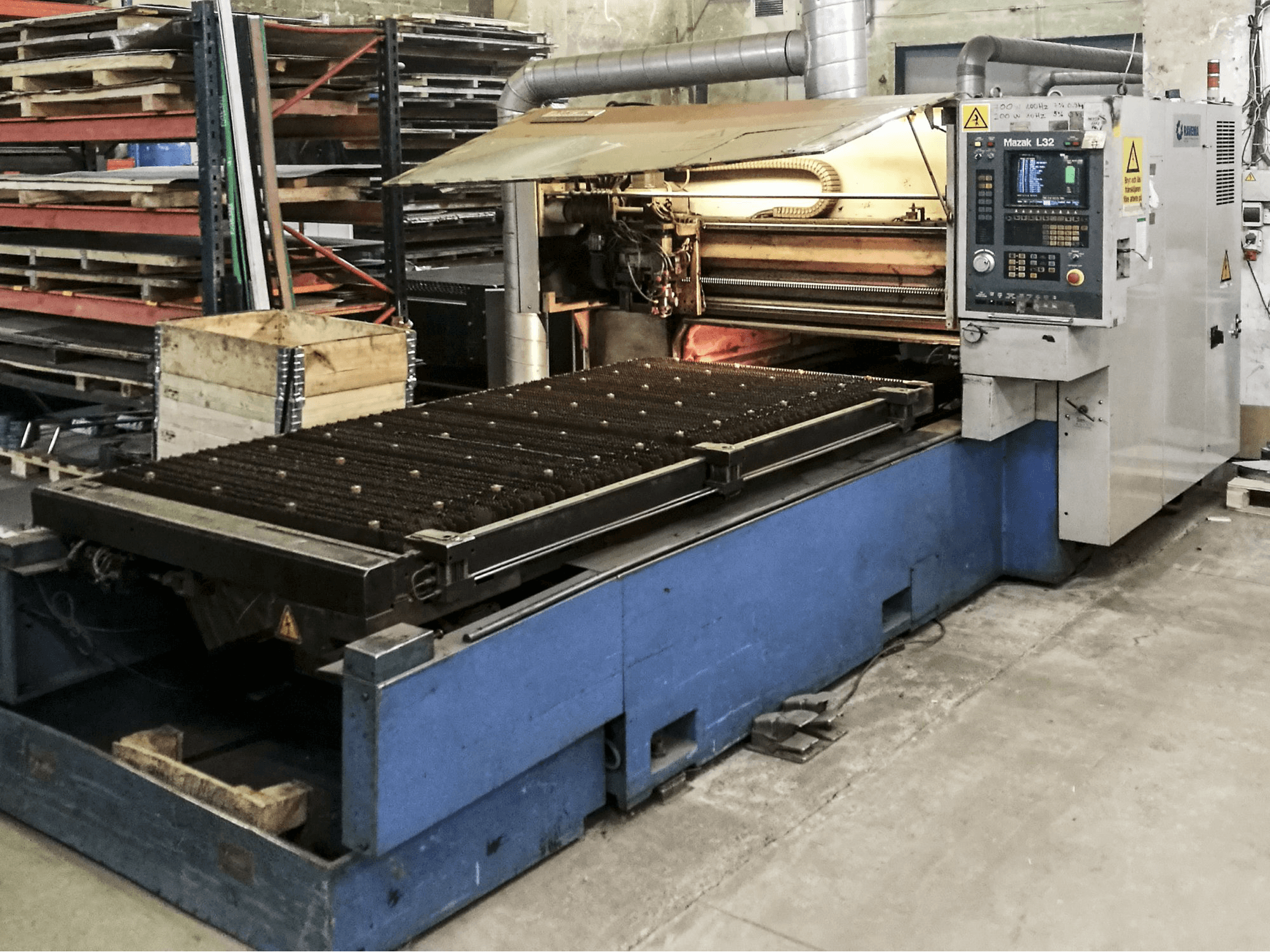 Vista Esquerda da Mazak LASER-PATH NEW SUPER TURBO X48 máquina
