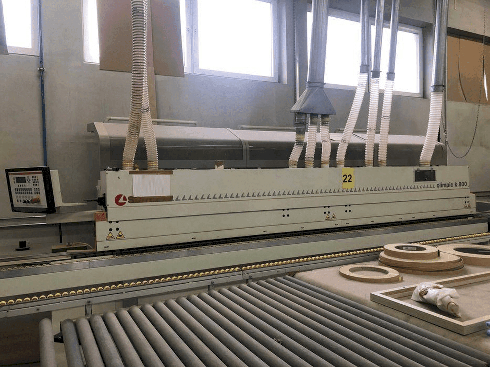 Vista Frontal da SCM Olimpic K800 máquina