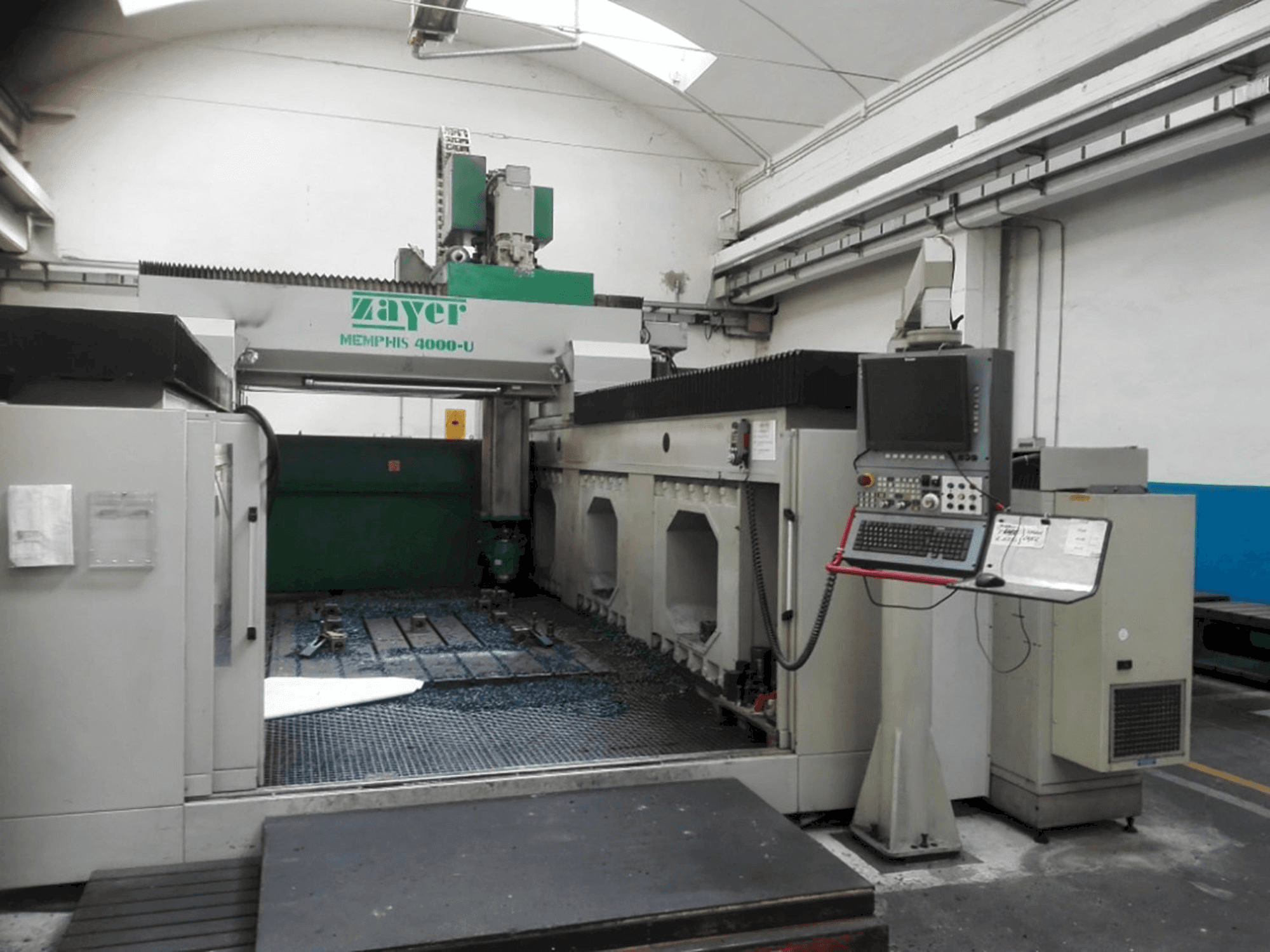 Vista Frontal da Zayer Memphis 4000 máquina