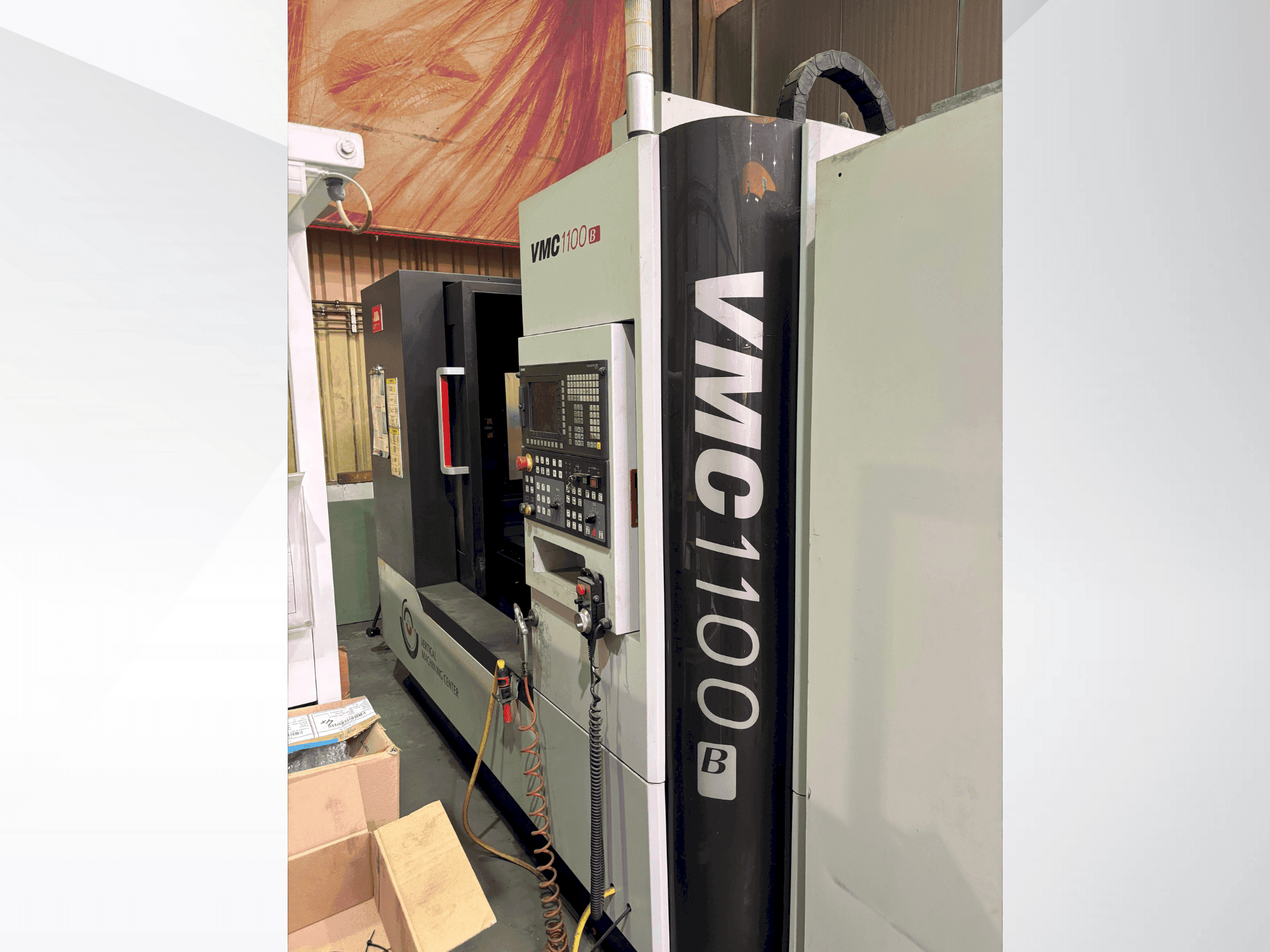 Vista Frontal da SMTCL vmc 1100B máquina