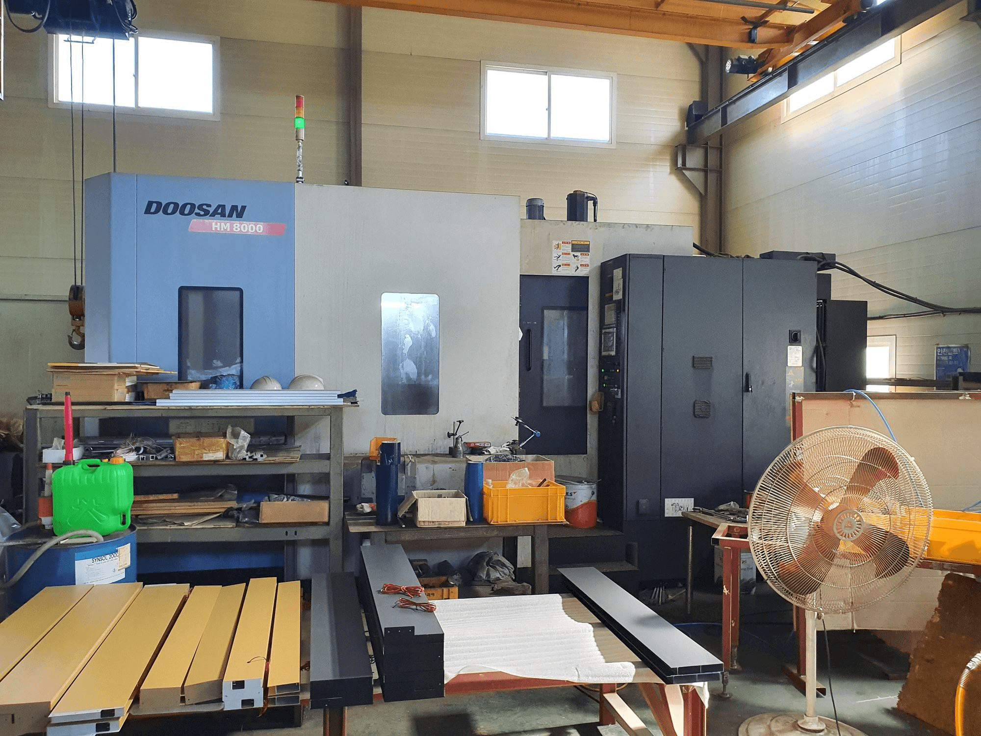 Vista Frontal da Doosan HM8000 máquina