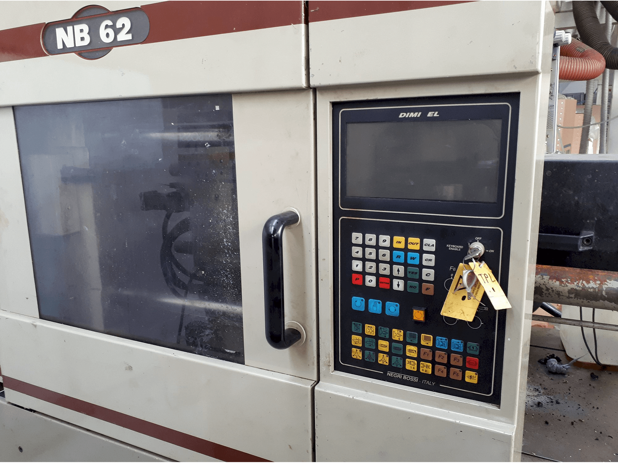 Vista Direita da Negri Bossi NB 62 máquina