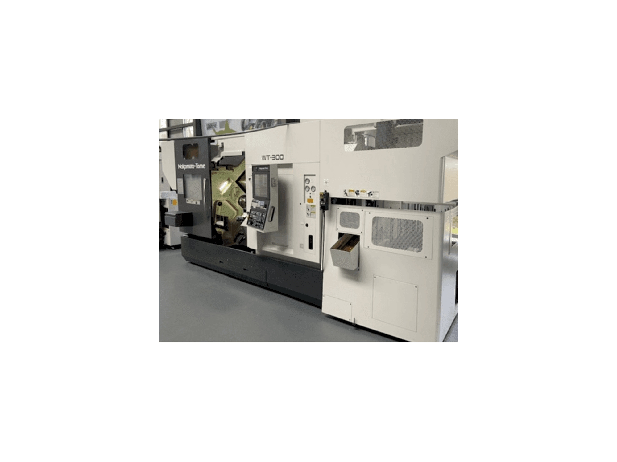 Vista Frontal da NAKAMURA WT-300/GR 210 máquina