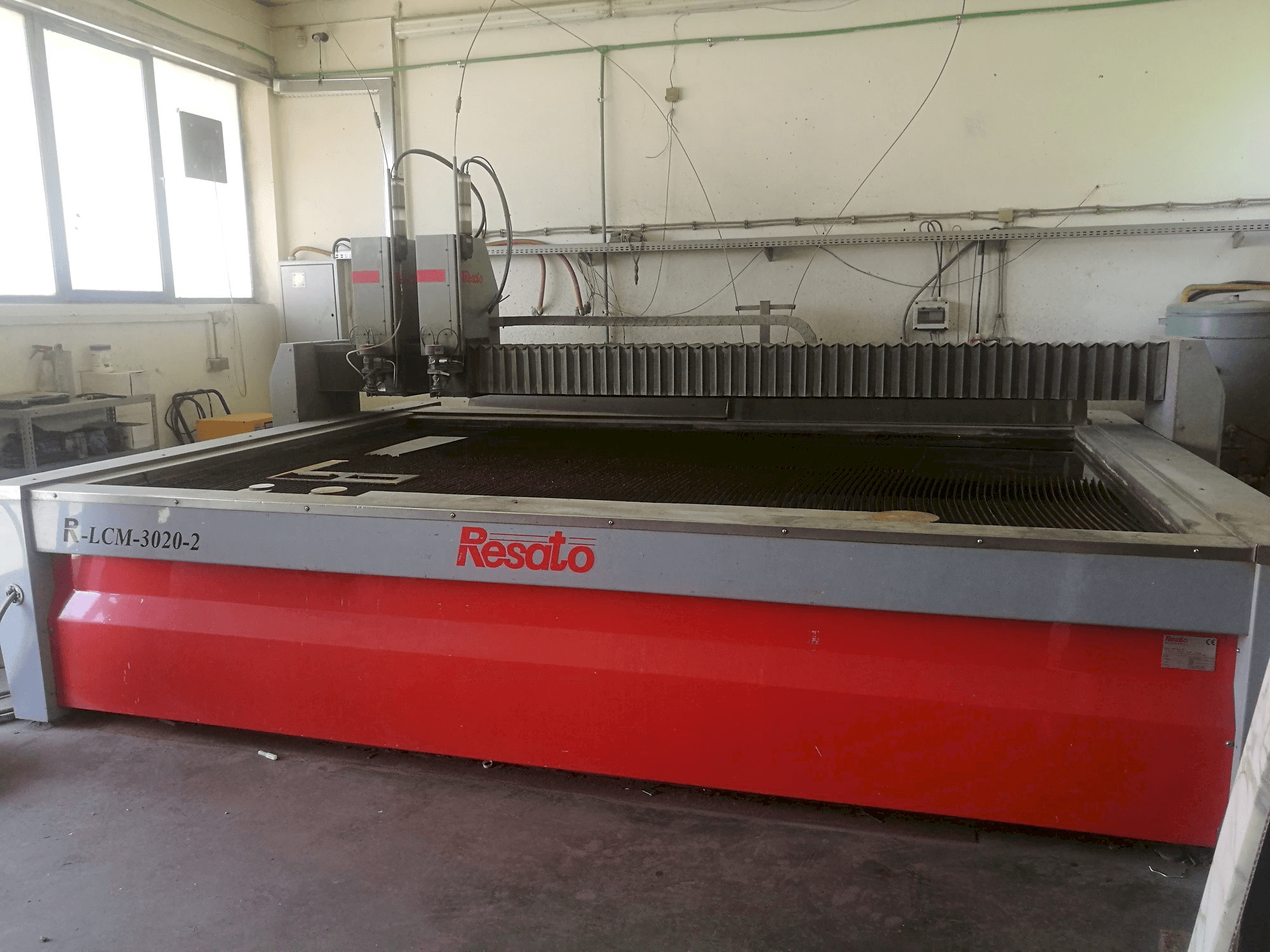 Vista Frontal da Resato R-LCM 3020-2 máquina