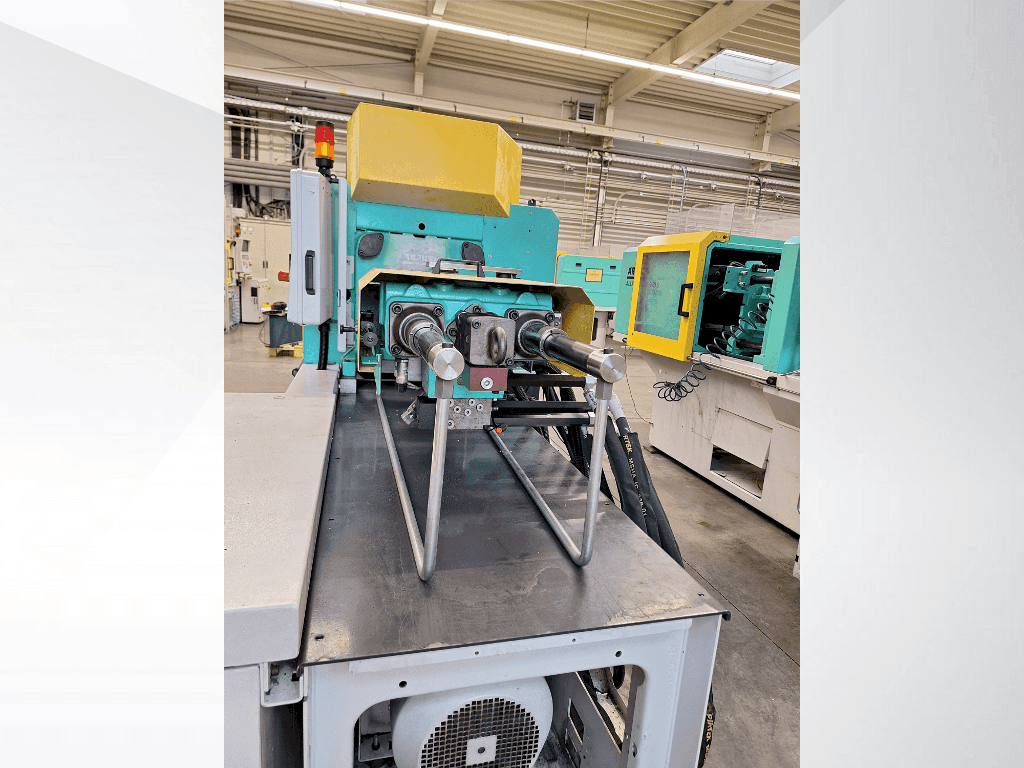 Vista Frontal da Arburg 370 S 600 - 170 máquina