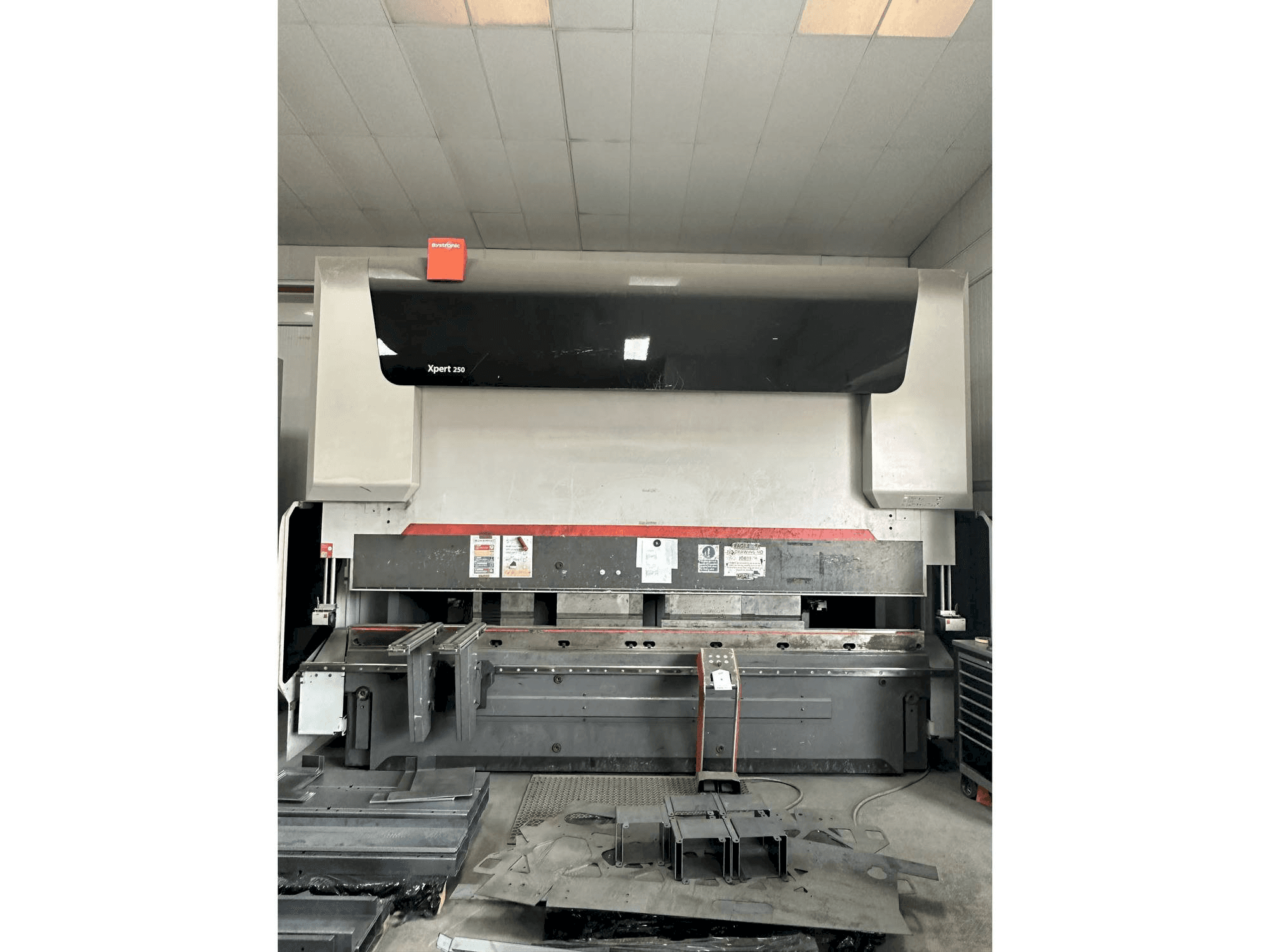 Vista Frontal da Bystronic Xpert 250/4100 máquina