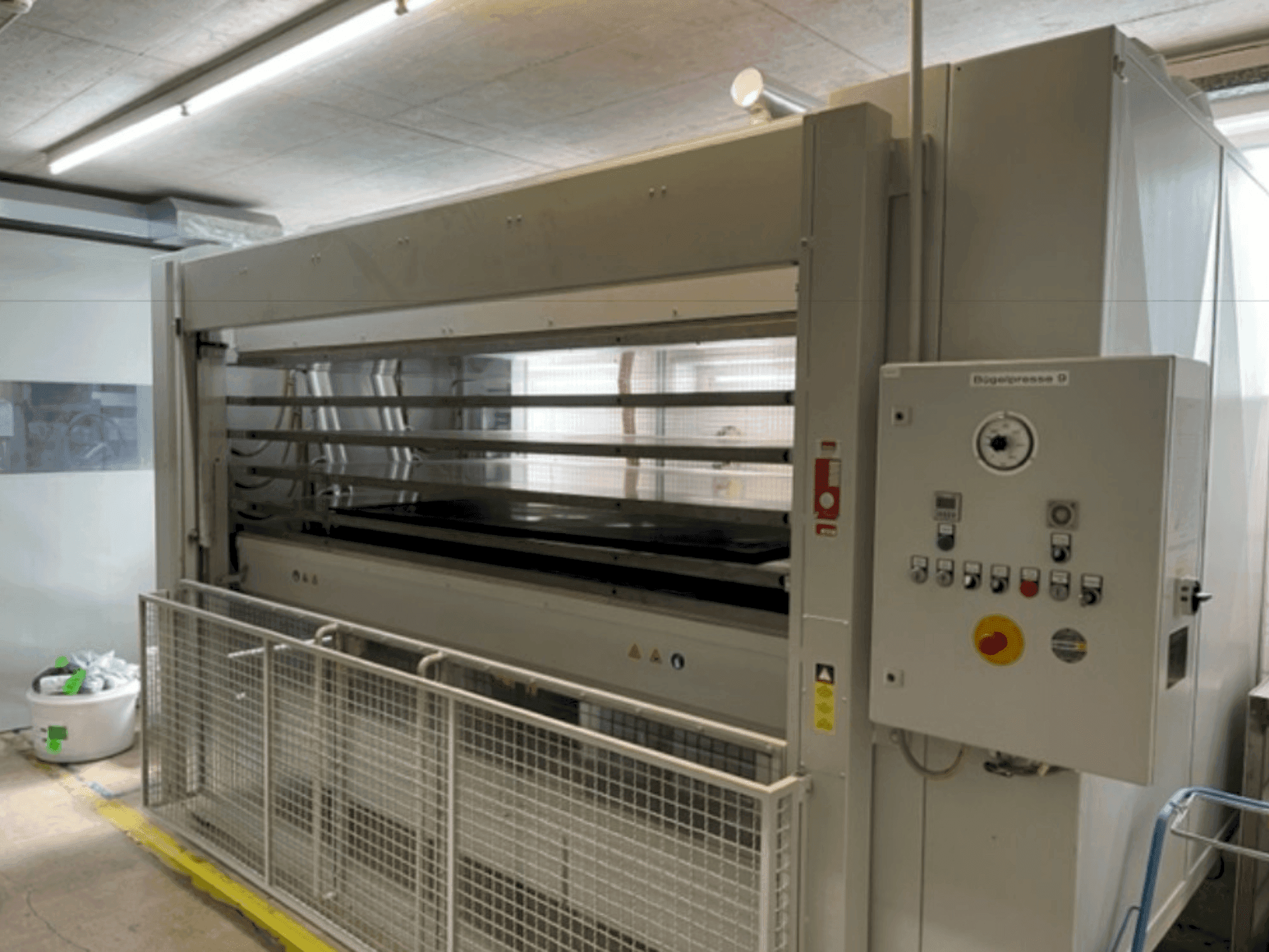 Vista Frontal da LANGZAUNER LZT 80 /5-SO máquina