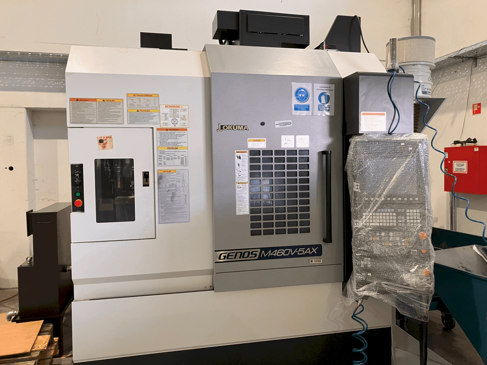 Vista Frontal da Okuma GENOS M460V-5AX máquina