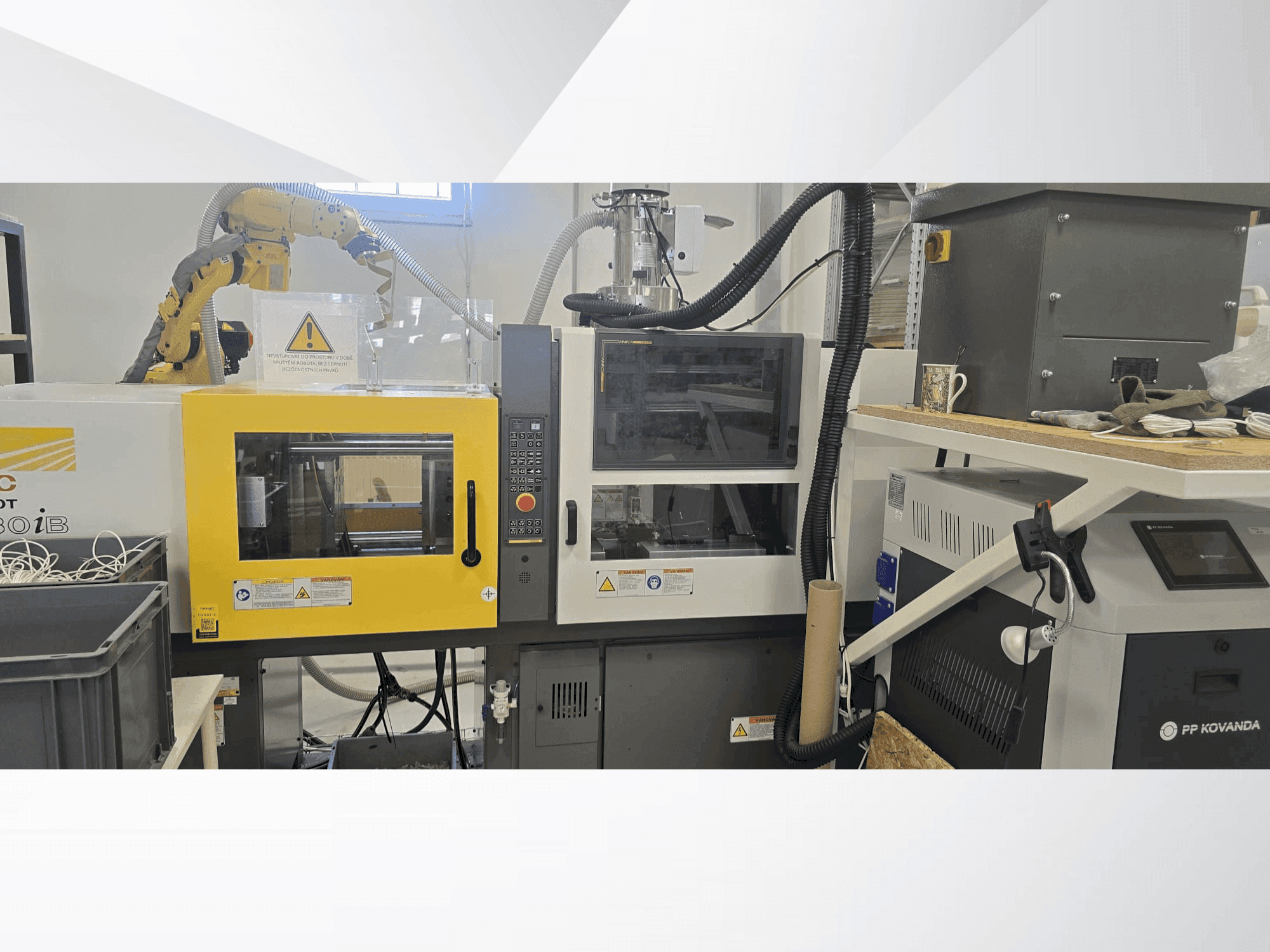 Vista Frontal da FANUC Roboshot alpha-i30B máquina