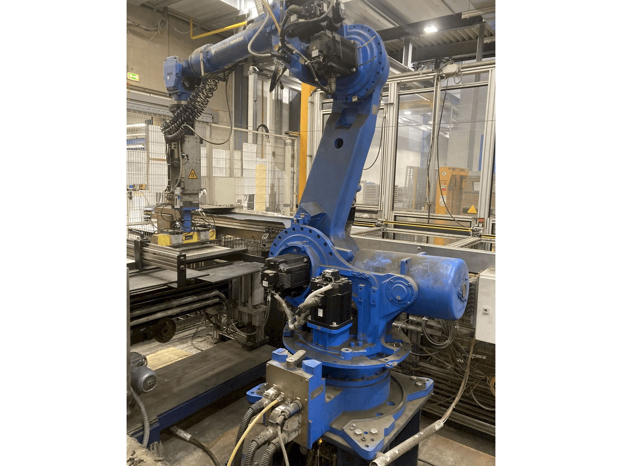Vista Frontal da Yaskawa Motoman ES165 máquina