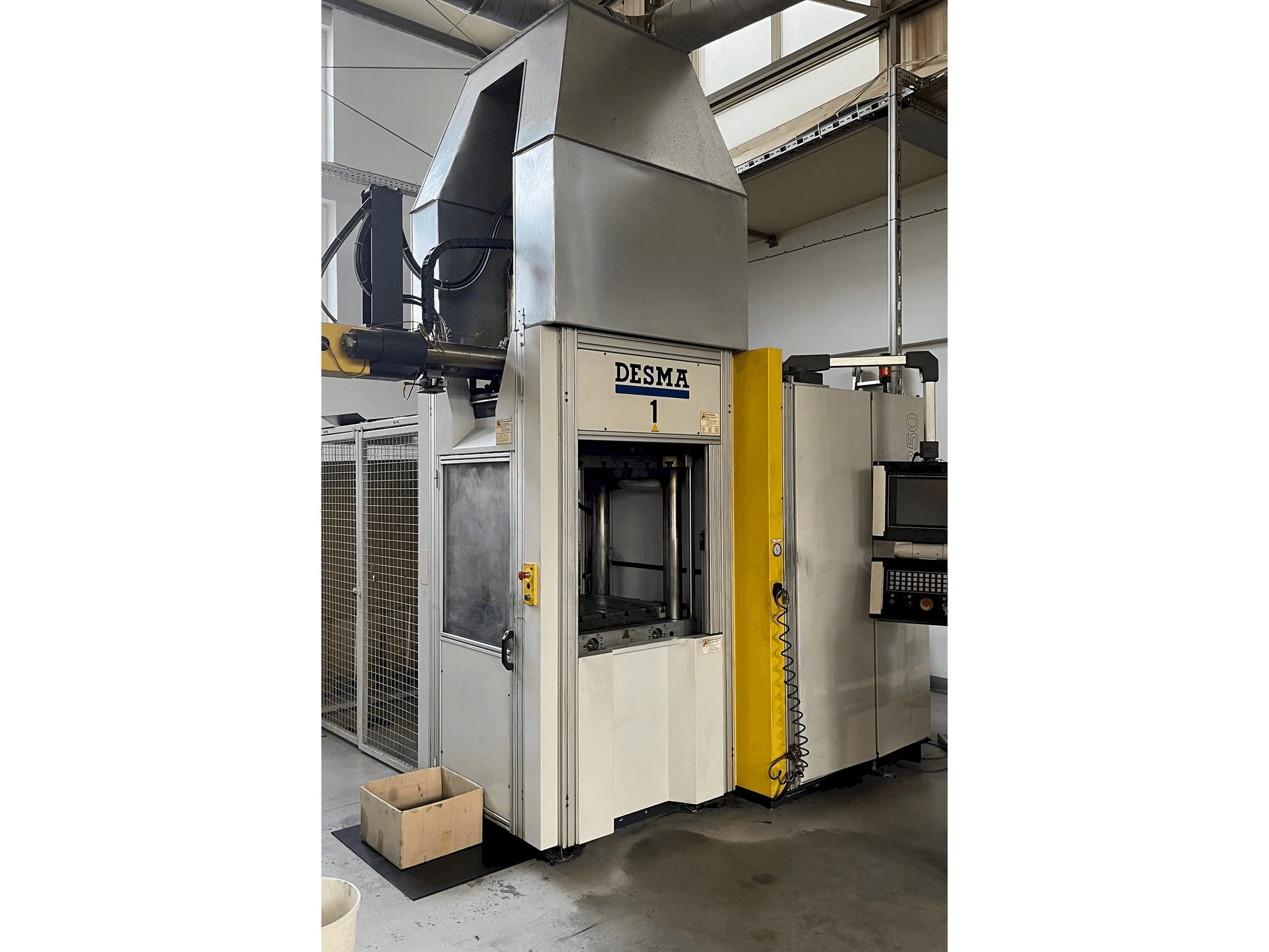 Vista Frontal da Kloeckner Desma 968.250 ZO máquina