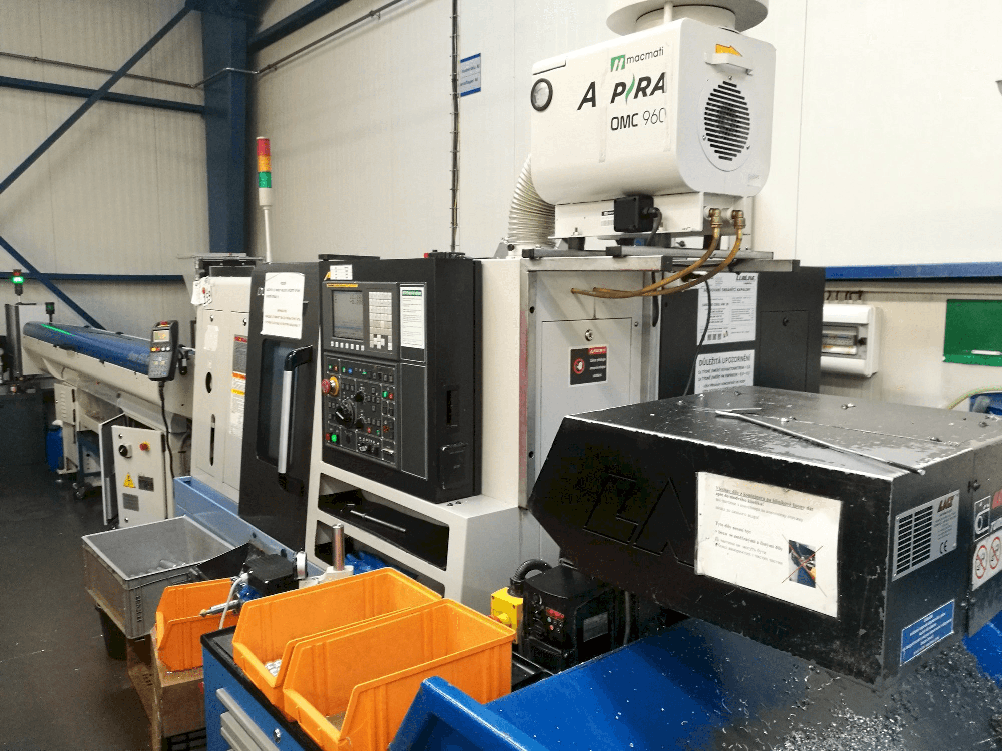 Vista Frontal da Doosan Lynx 220GA máquina