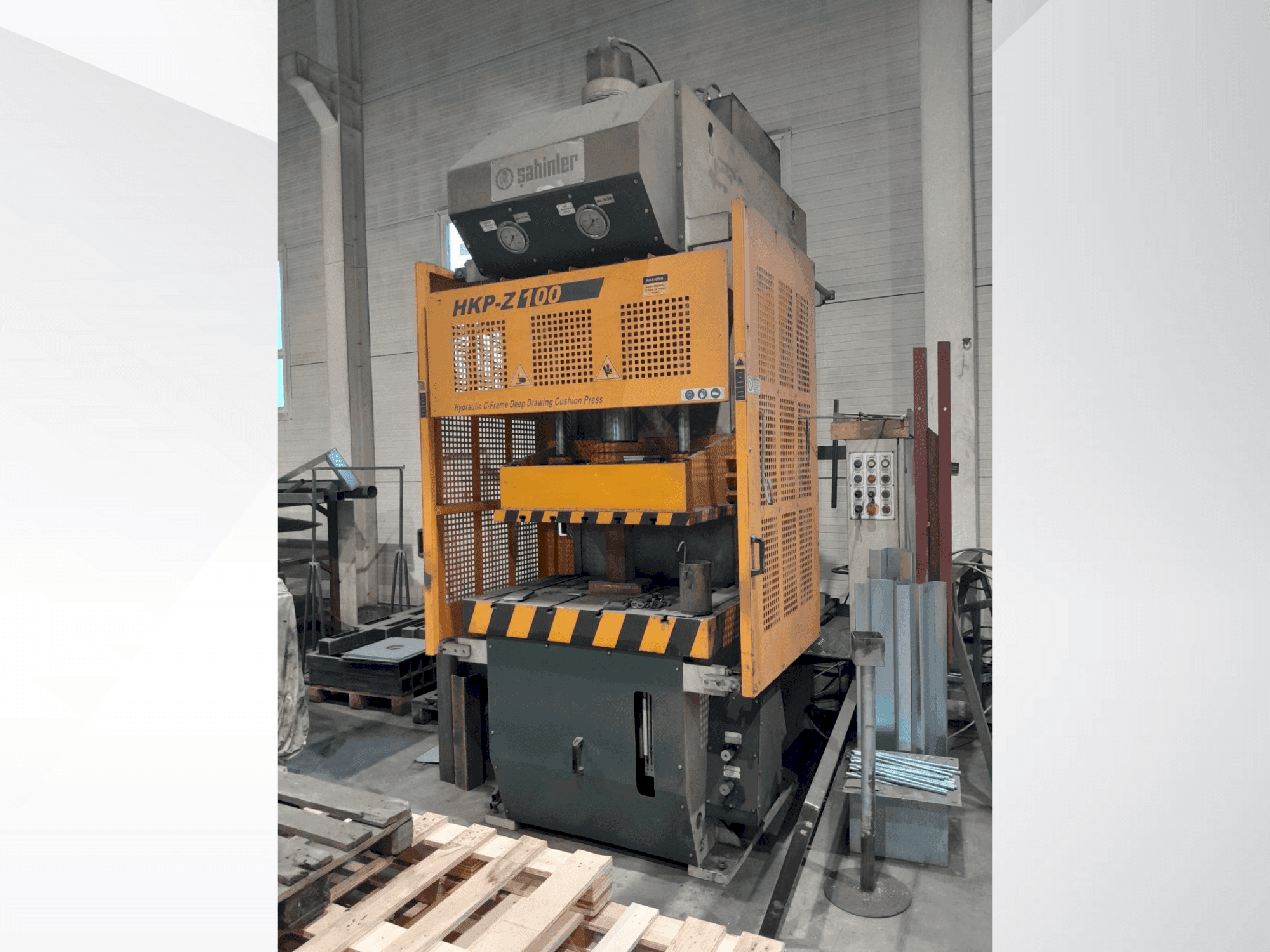 Vista Frontal da Sahinler HKP-Z 100 máquina