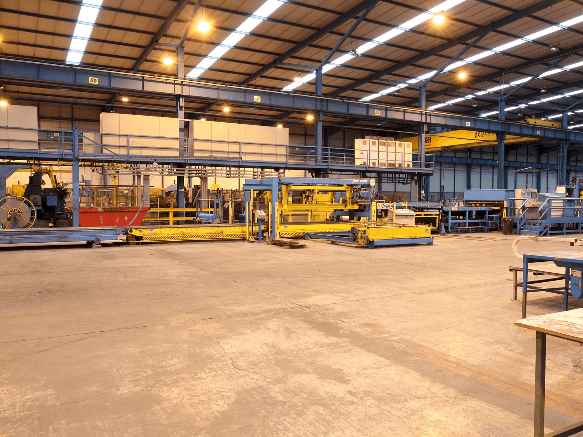 Vista Frontal da ATHADER J23 máquina