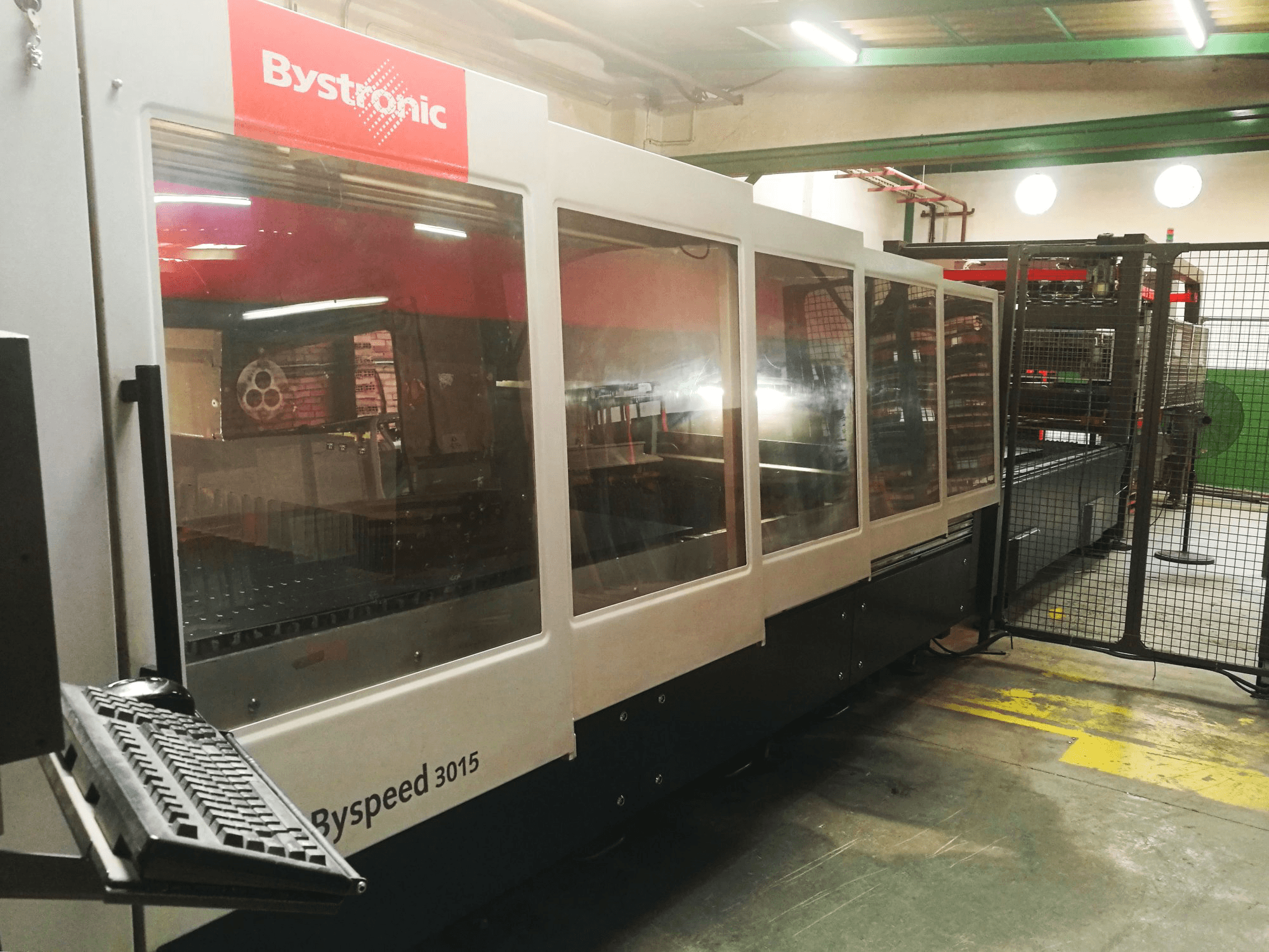 Vista Direita da Bystronic Byspeed 3015 máquina