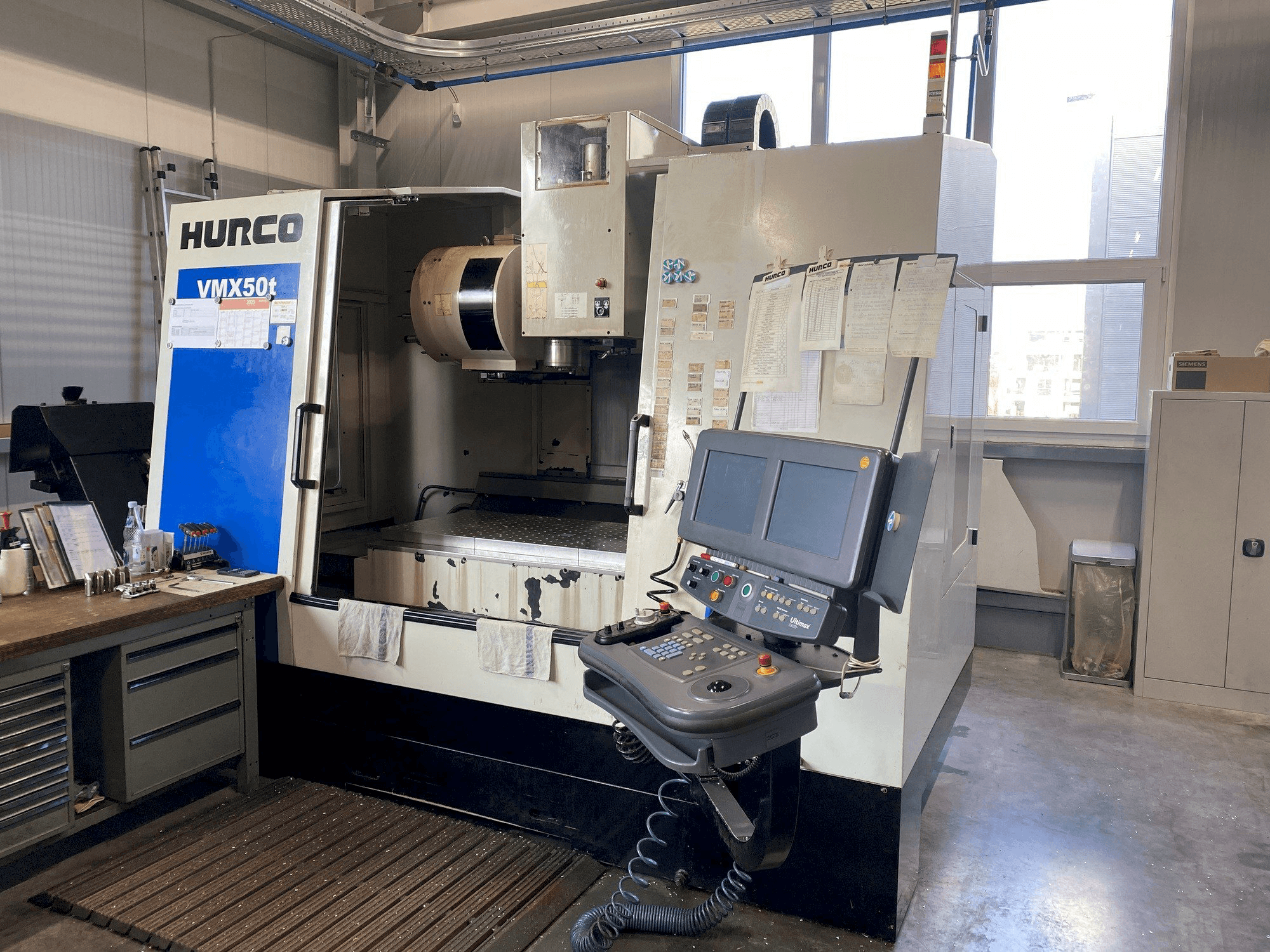 Vista Frontal da Hurco VMX 50/40T máquina