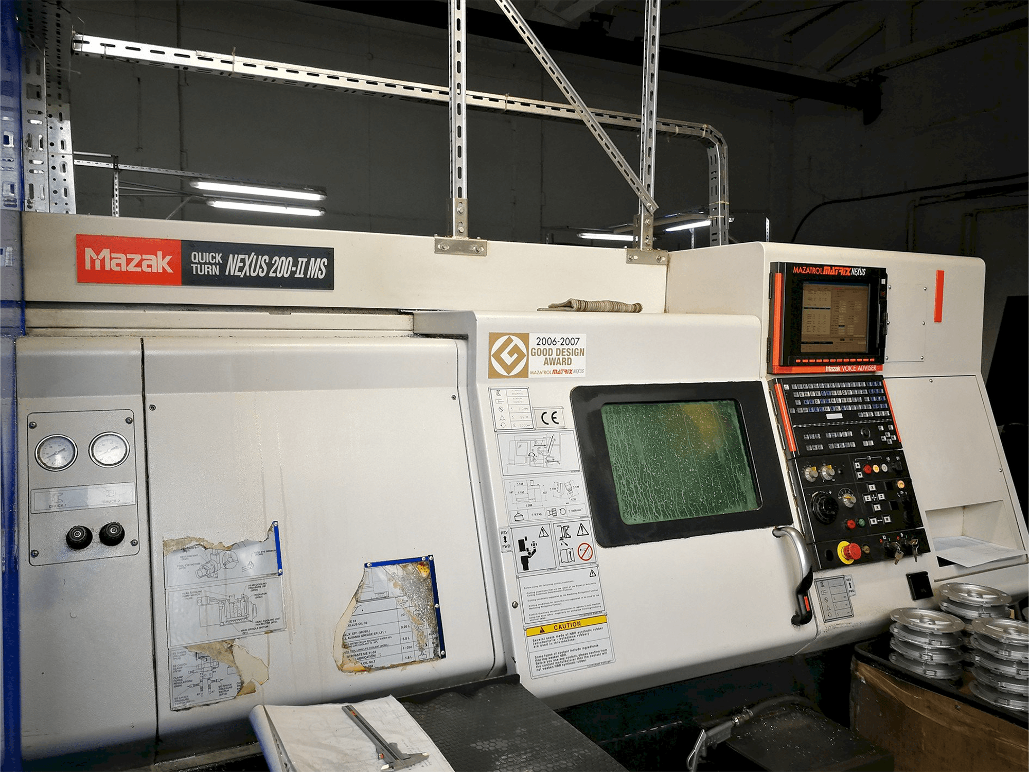 Vista Frontal da Mazak Quick Turn Nexus 250-II MS máquina