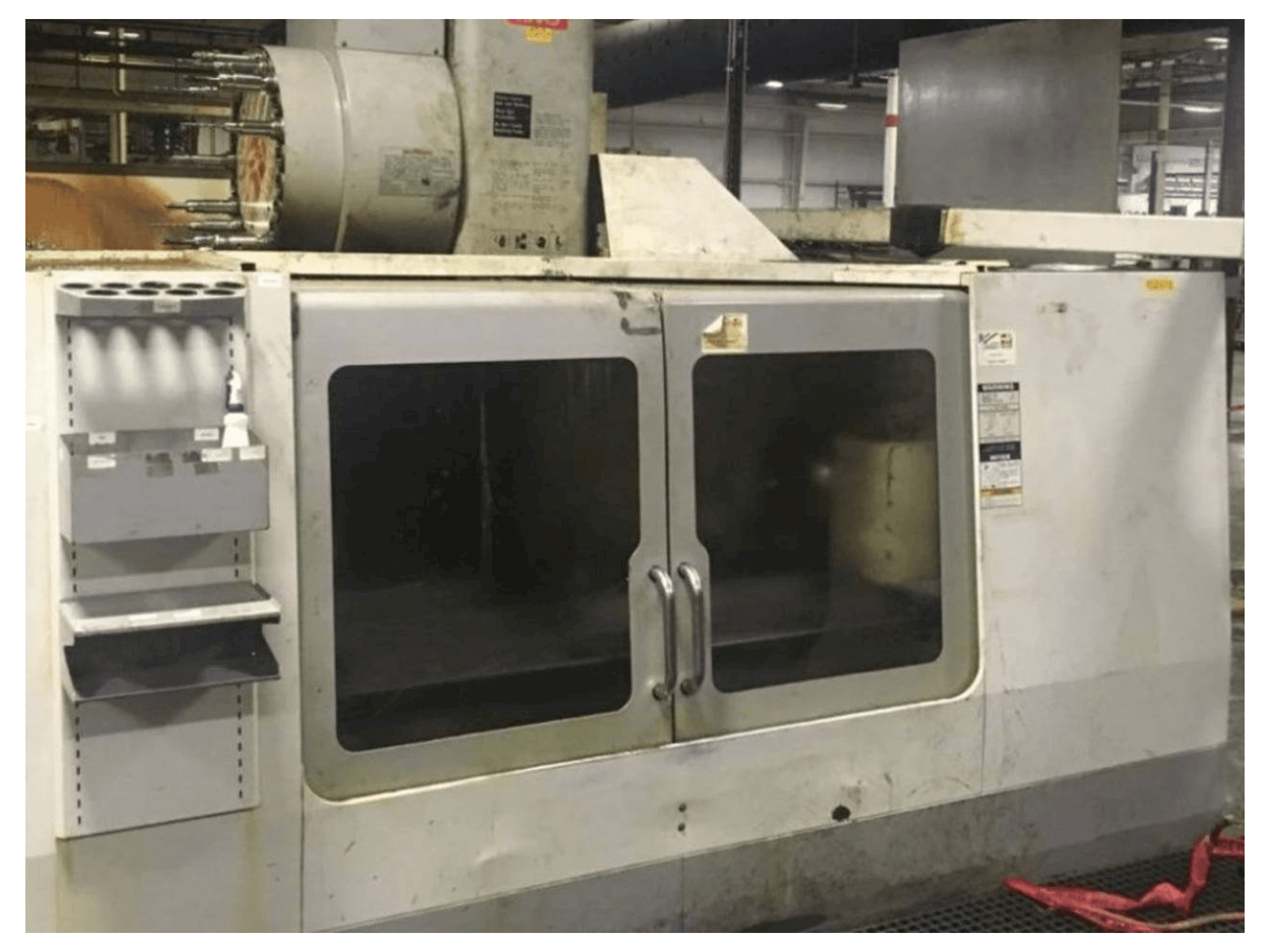 Vista Frontal da HAAS VF-8B/40 máquina