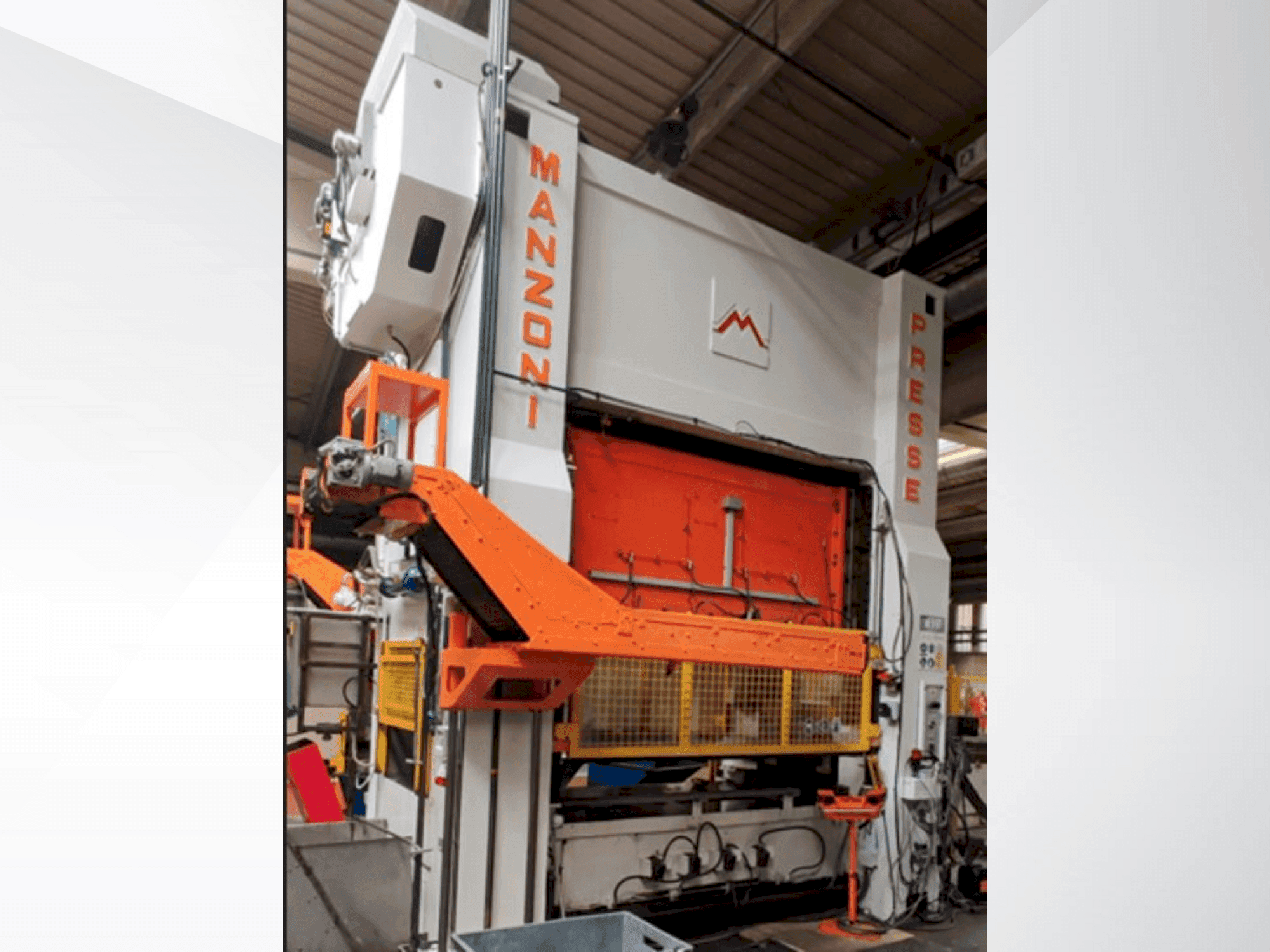 Vista Frontal da RAVNE PRESSES Manzoni 315 máquina