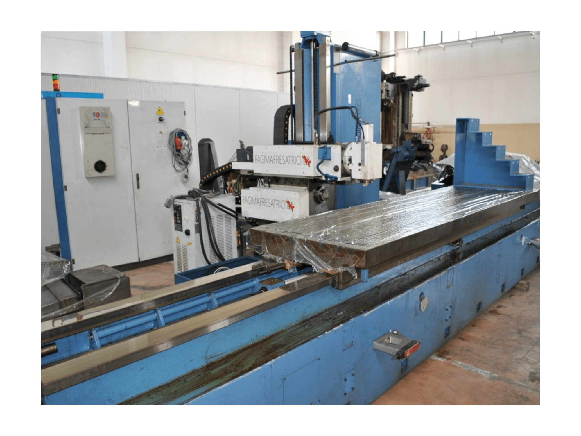 Vista Frontal da Fagima MMO 300 máquina