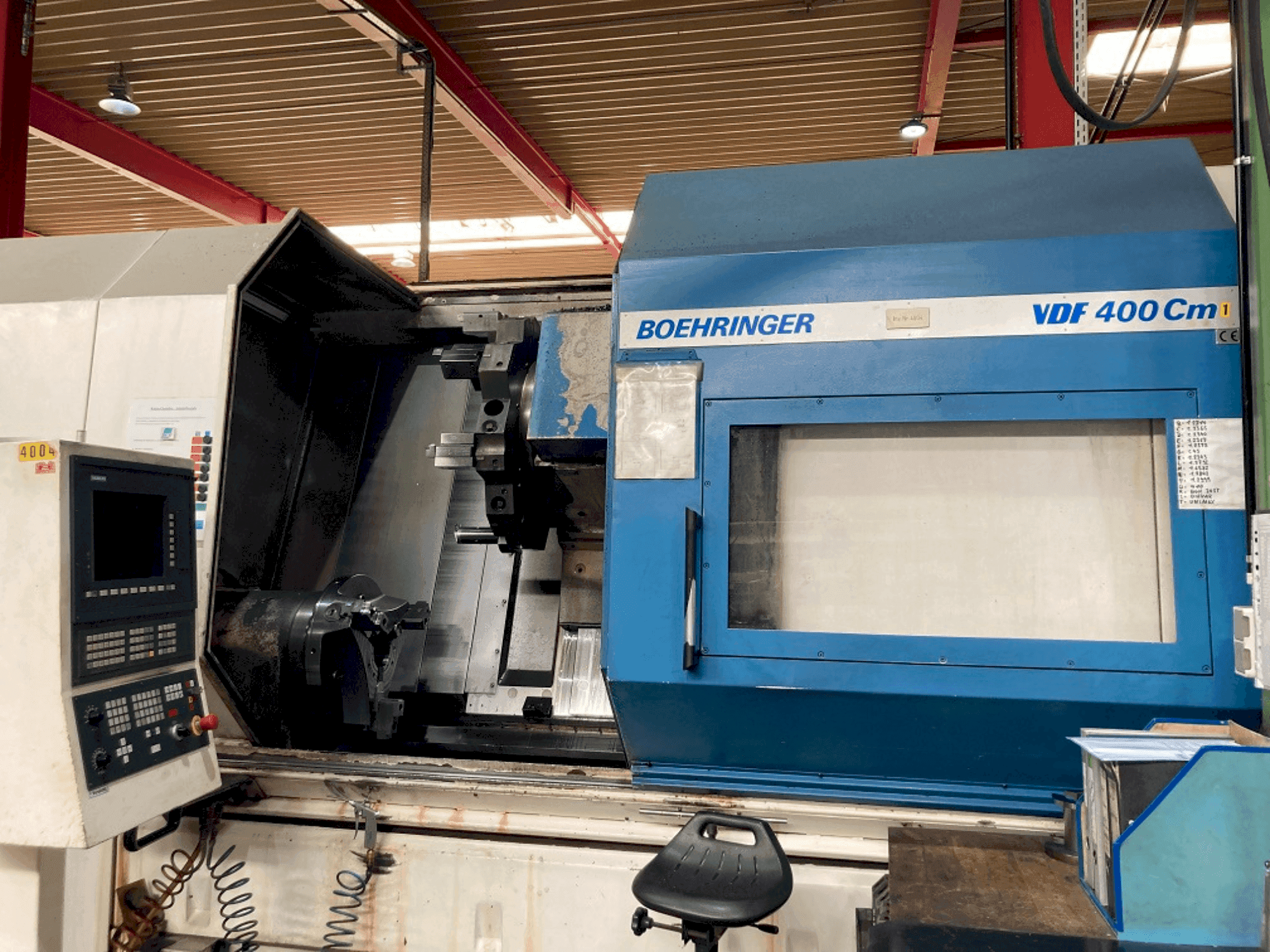 Vista Frontal da BOEHRINGER C400 máquina