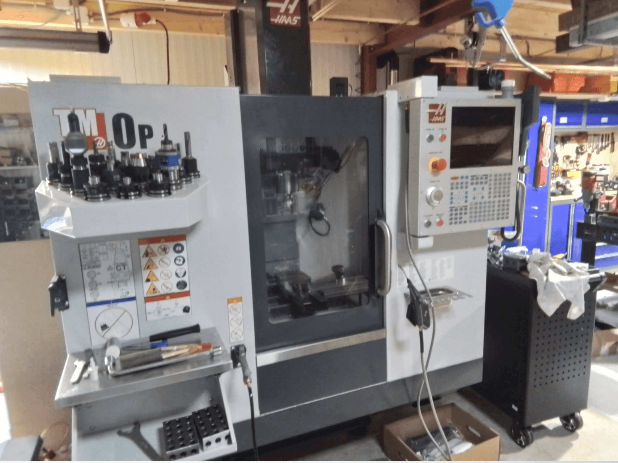 Vista Frontal da HAAS TM-0P máquina