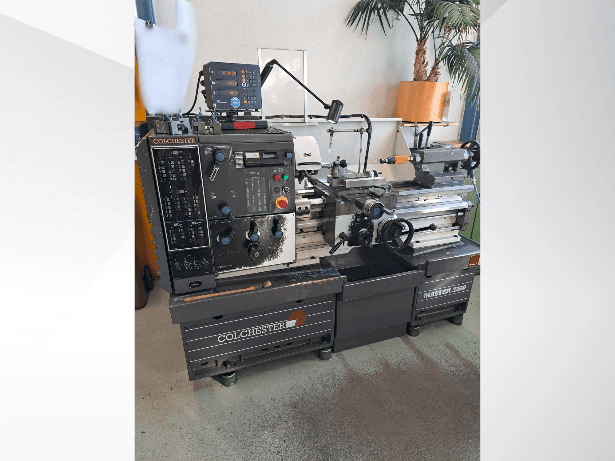 Vista Frontal da Colchester Master 3250 máquina