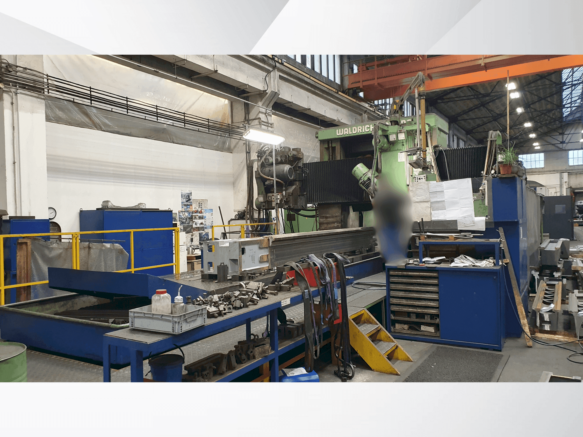 Vista Frontal da WALDRICH COBURG 30-15 S 3030 máquina